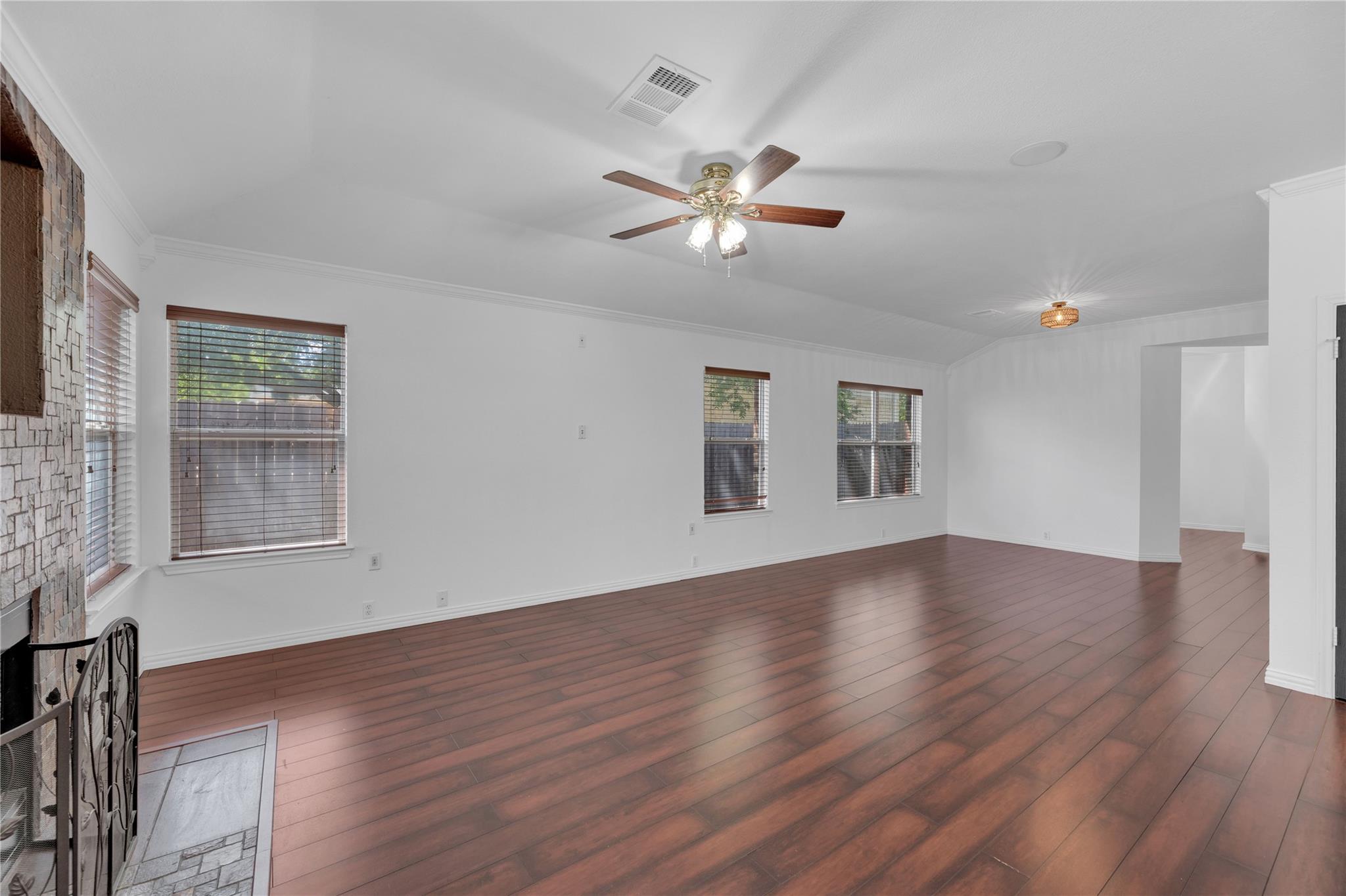 917 Twisted Fence Dr, Pflugerville, TX 78660