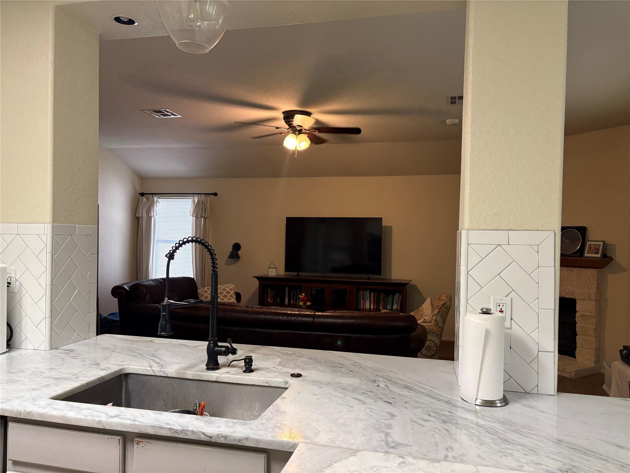 1310 Quicksilver St, Round Rock, TX 78665