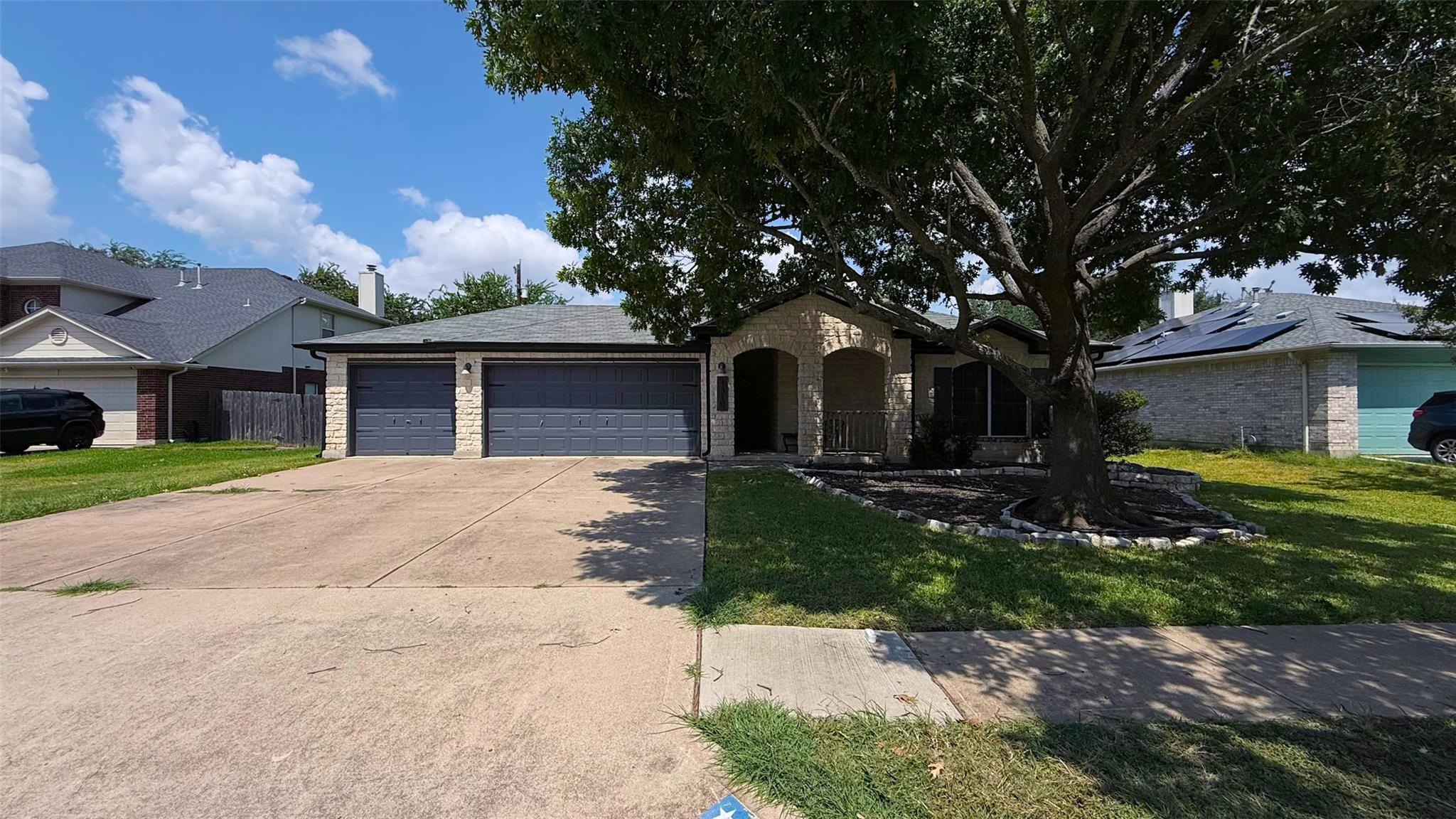 1310 Quicksilver St, Round Rock, TX 78665