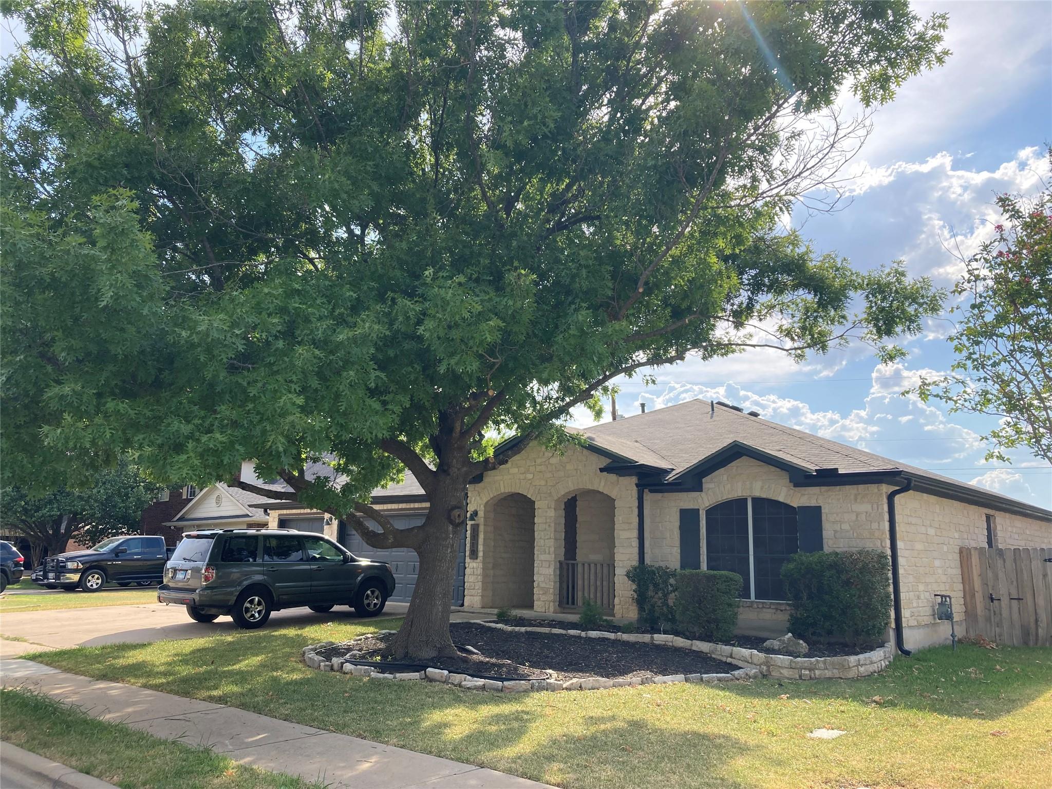 1310 Quicksilver St, Round Rock, TX 78665