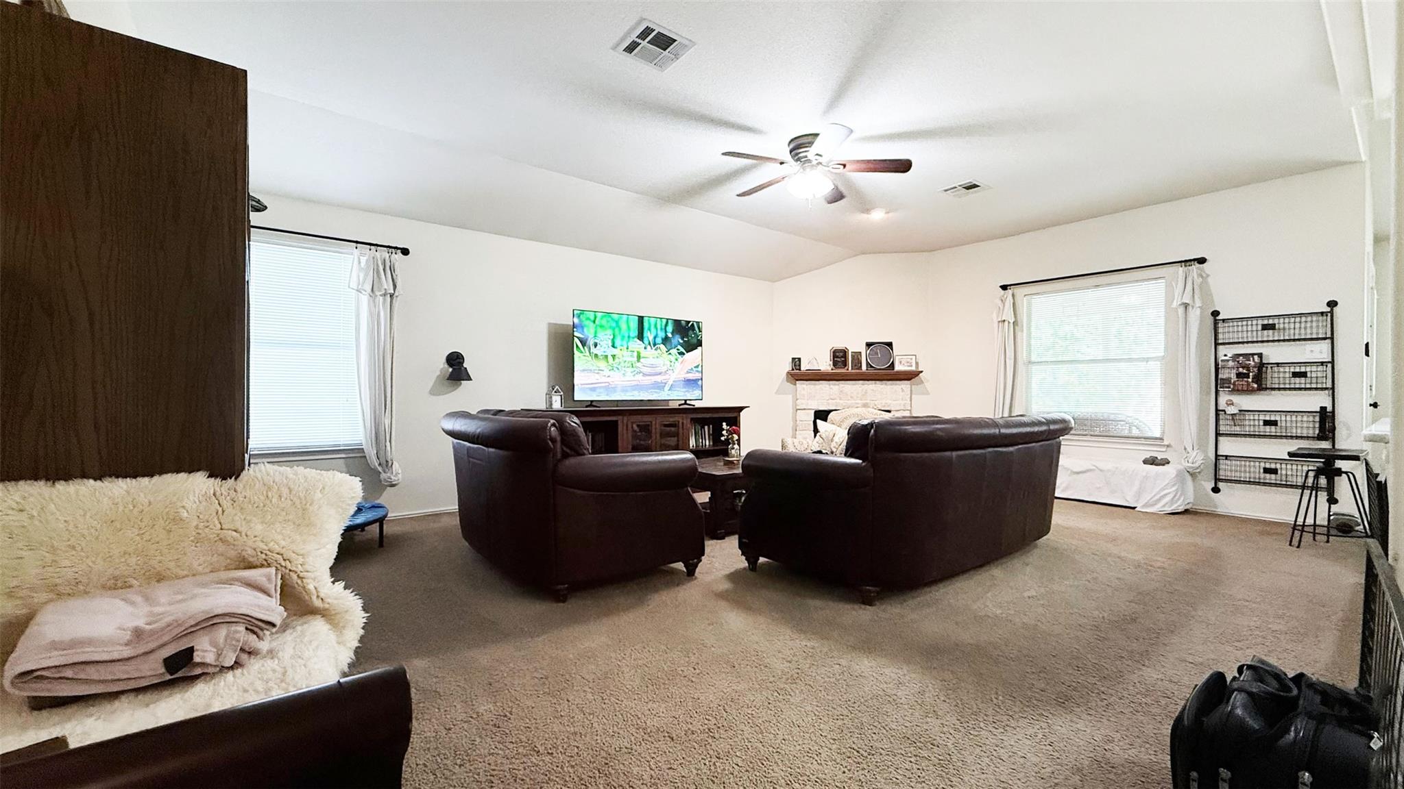 1310 Quicksilver St, Round Rock, TX 78665