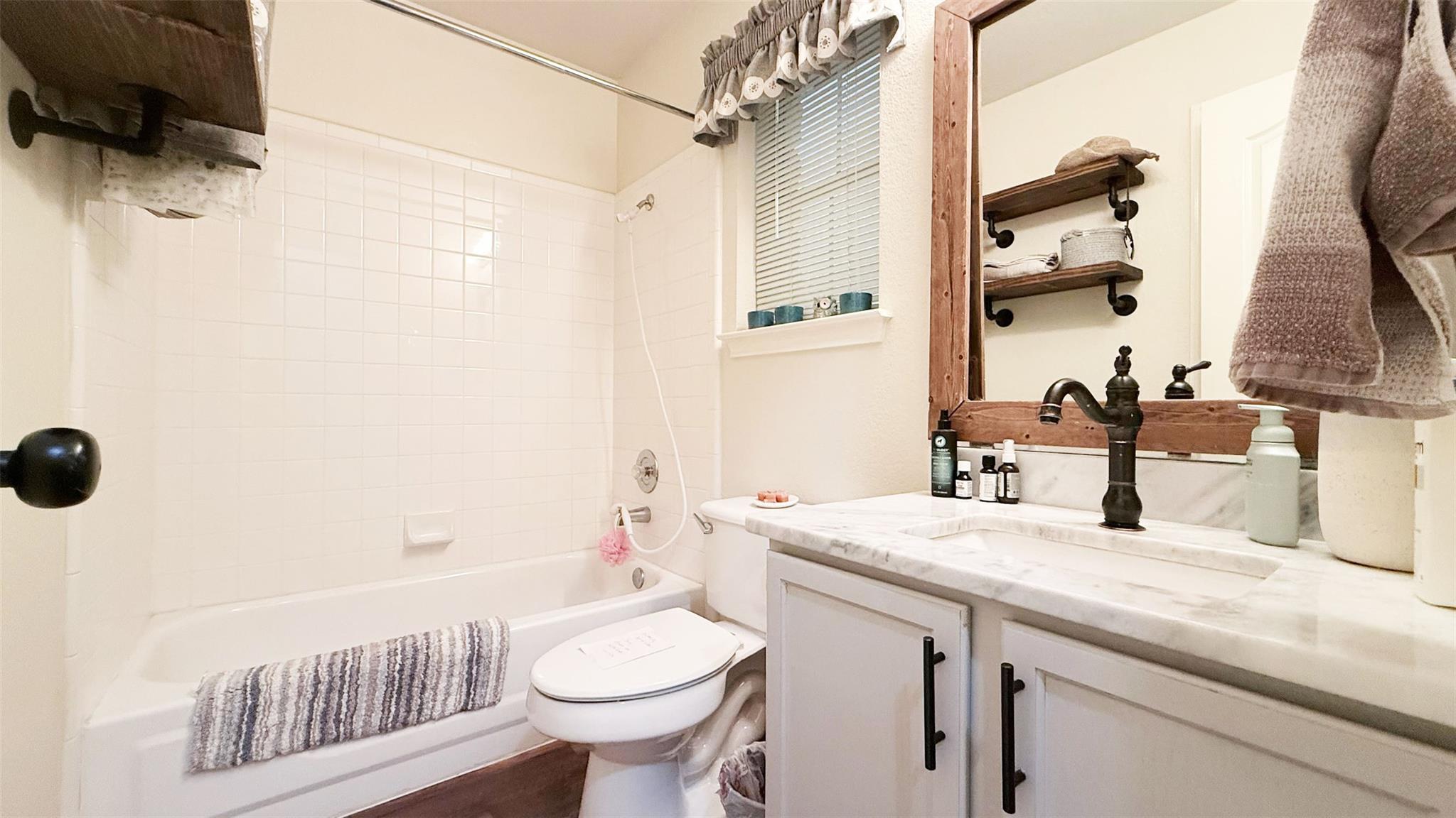 1310 Quicksilver St, Round Rock, TX 78665