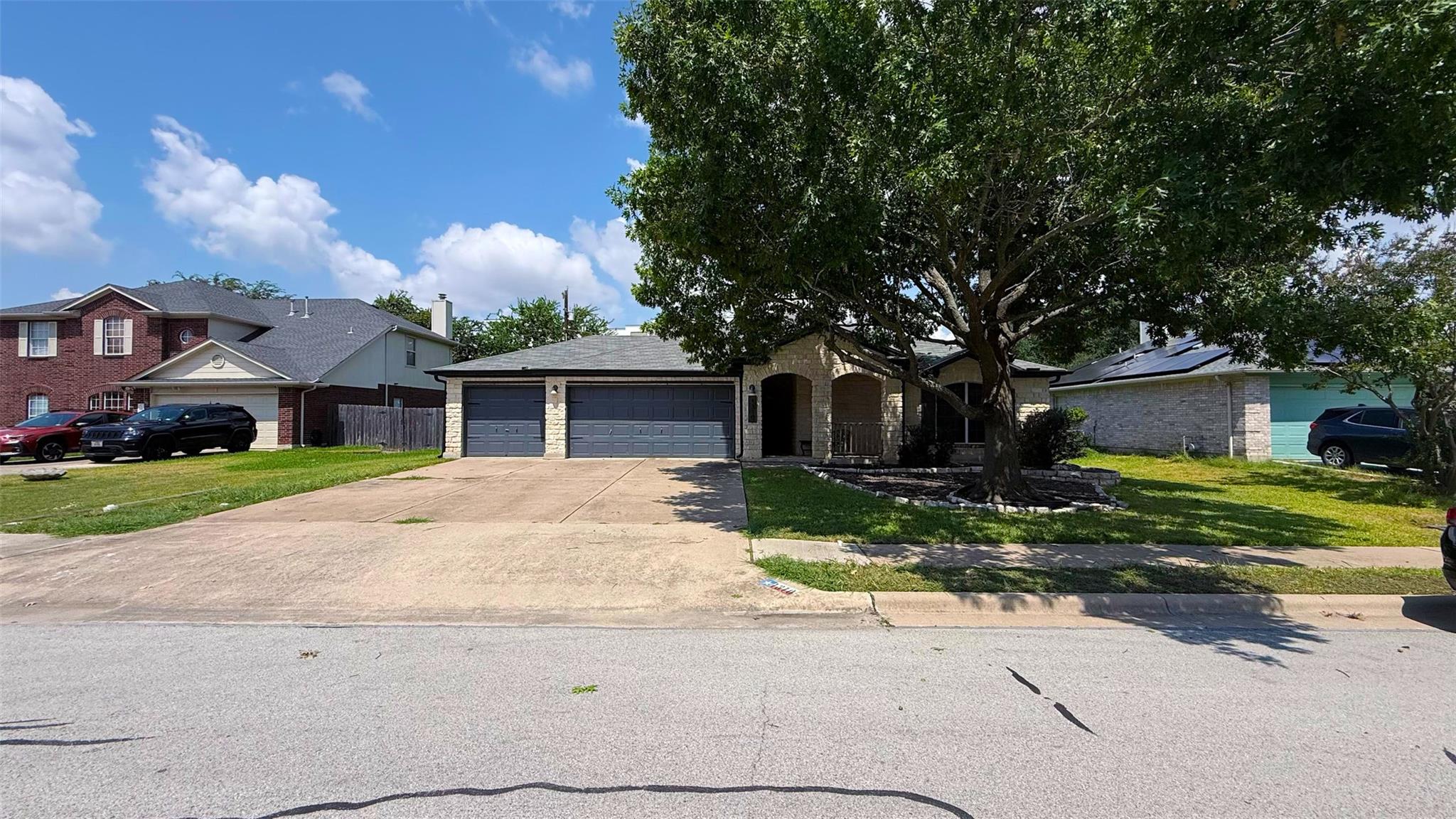 1310 Quicksilver St, Round Rock, TX 78665