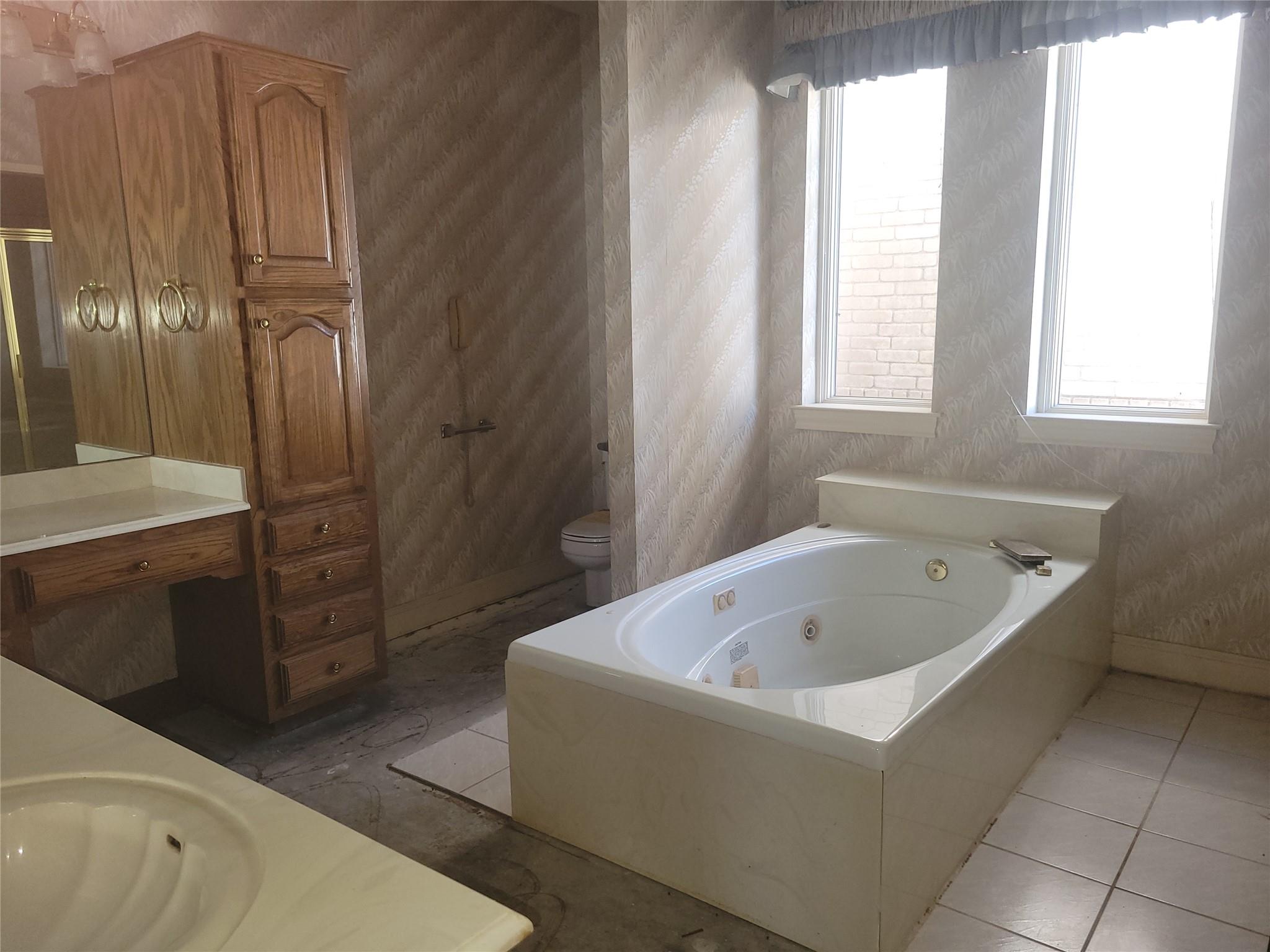 9103 Glenlake Dr, Austin, TX 78730