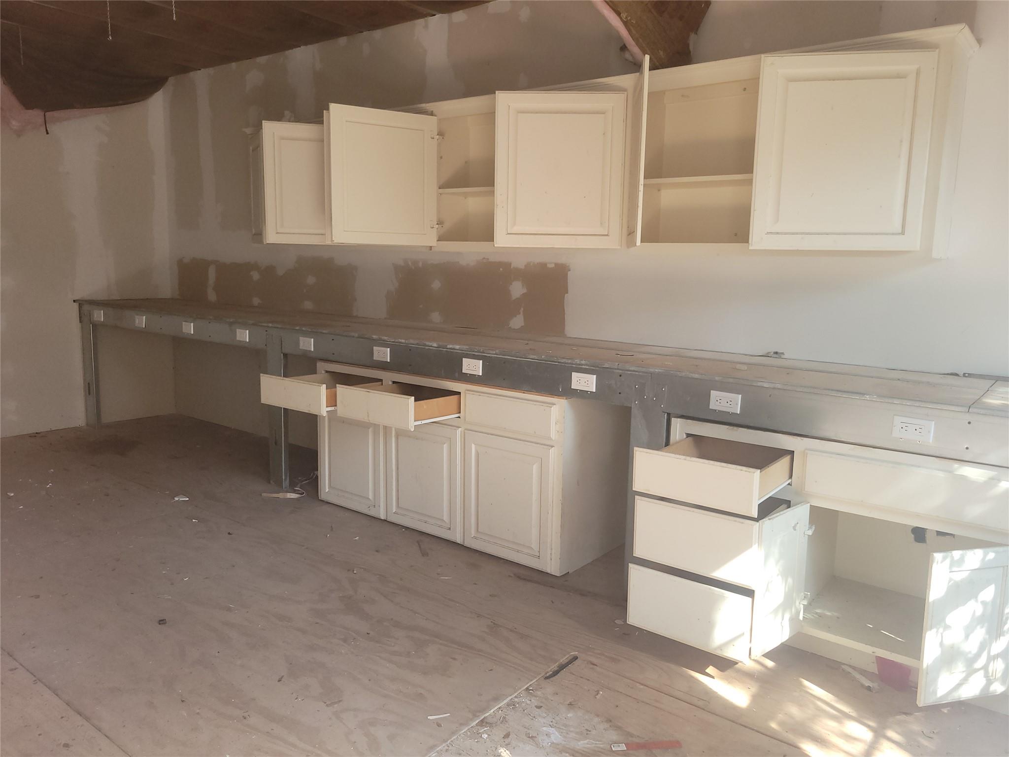 9103 Glenlake Dr, Austin, TX 78730