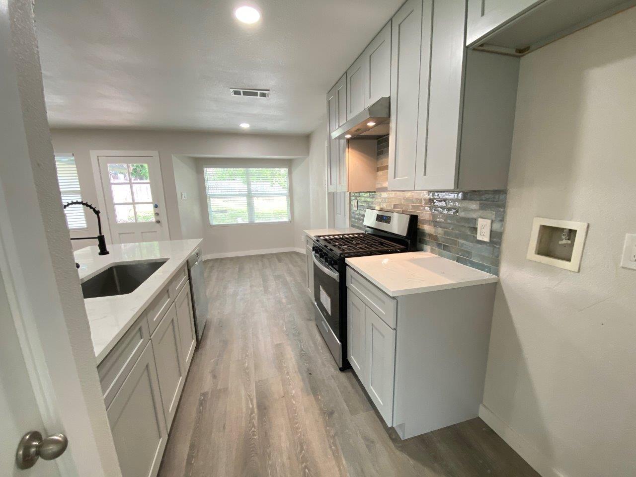 9605 NEWFOUNDLAND Cir, Austin, TX 78758