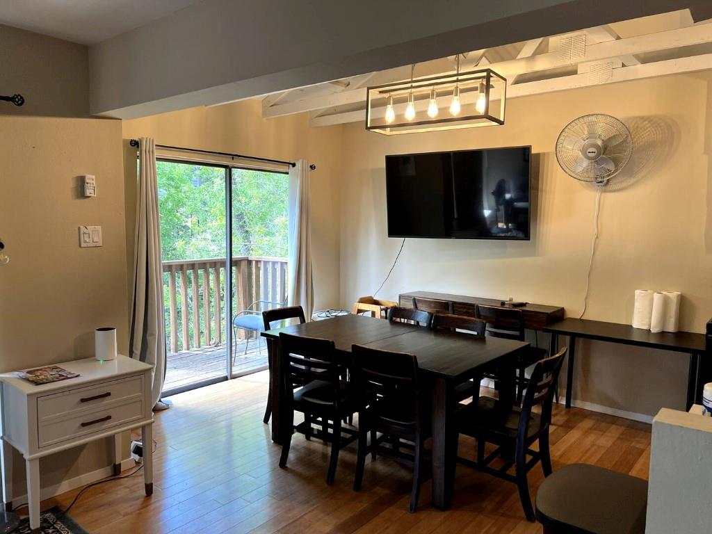 903 The High Rd, Austin, TX 78746