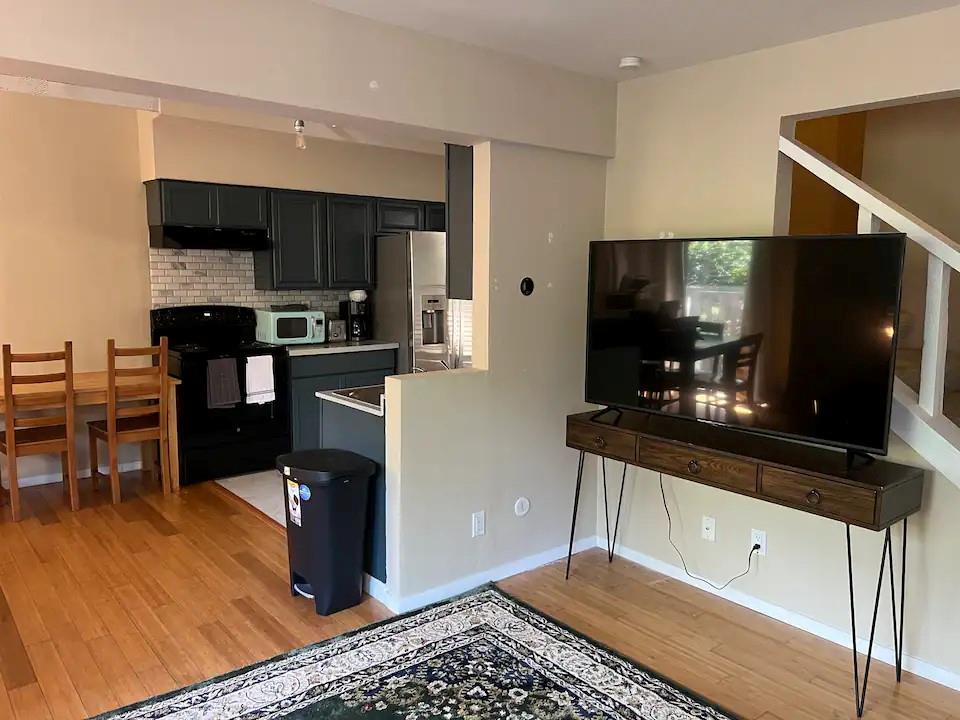 903 The High Rd, Austin, TX 78746