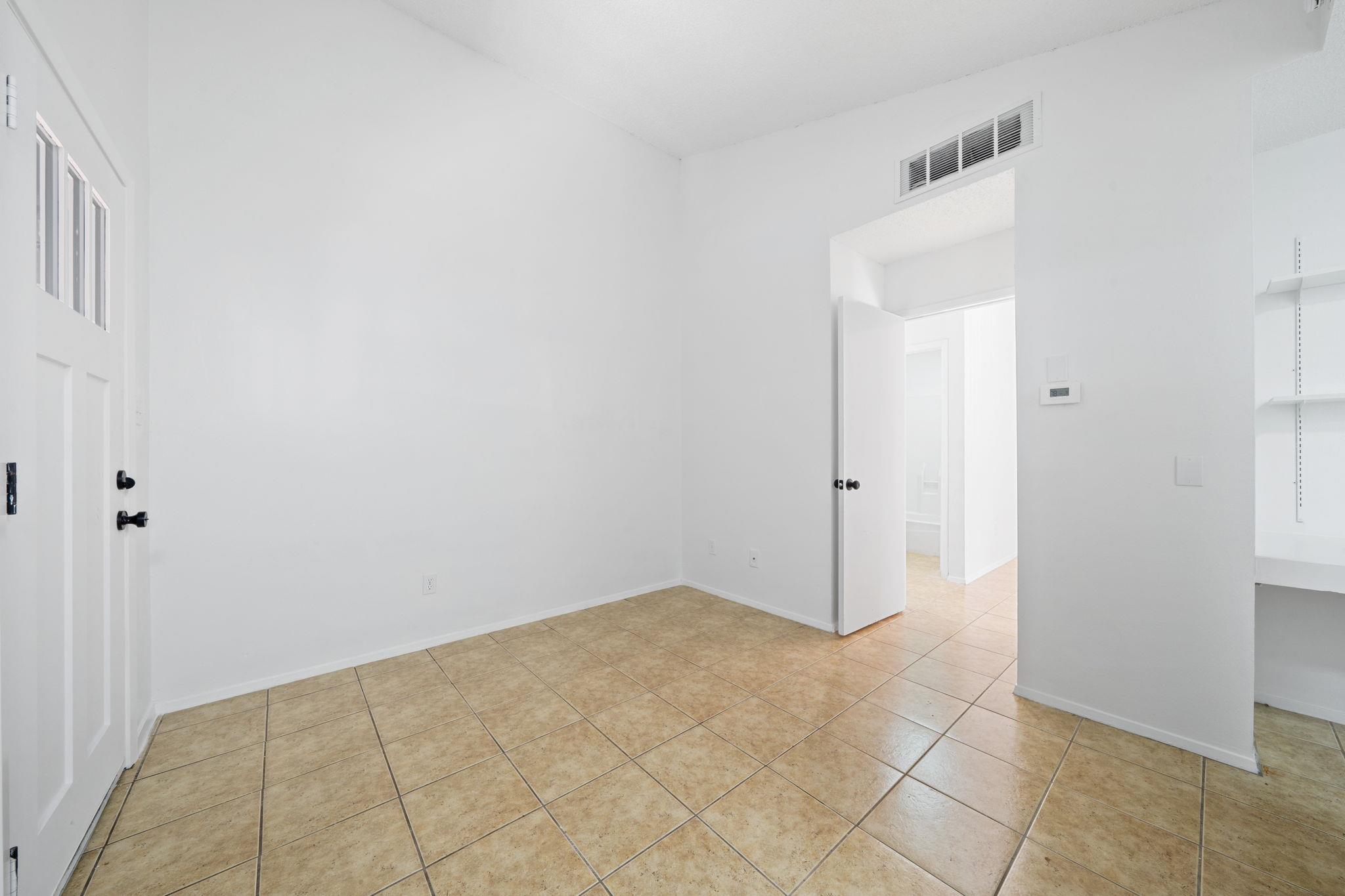 2410 Longview St # D-301, Austin, TX 78705