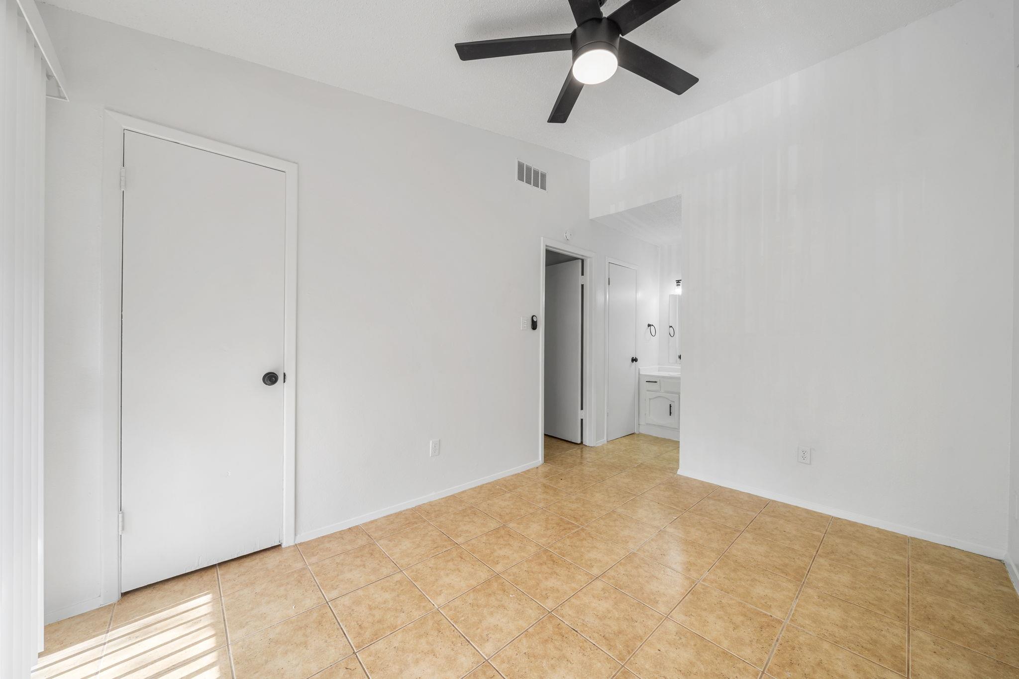 2410 Longview St # D-301, Austin, TX 78705