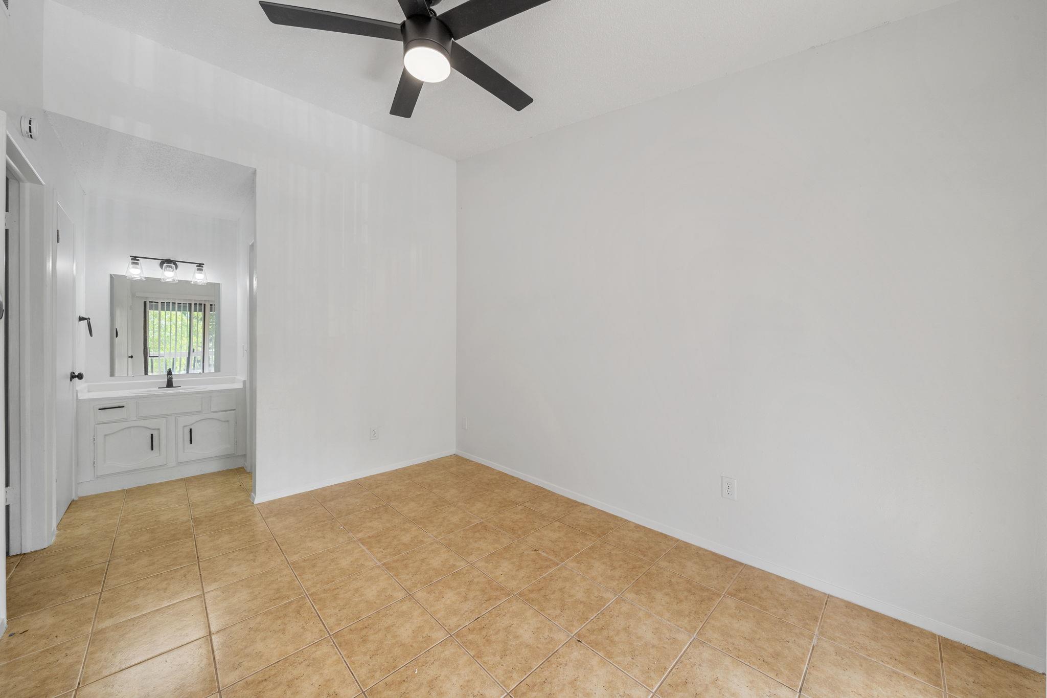 2410 Longview St # D-301, Austin, TX 78705
