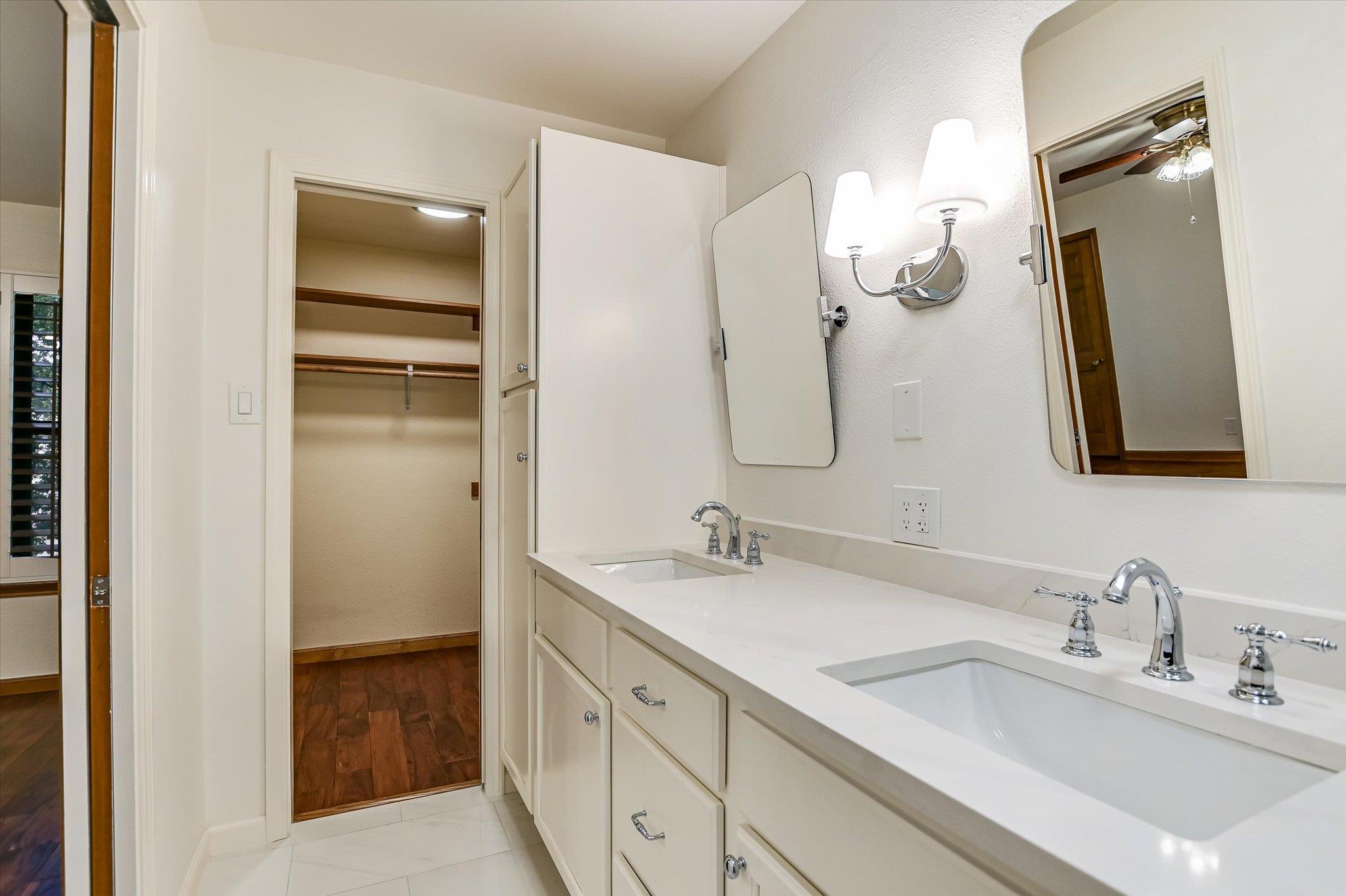 11210 Deadoak Ln, Austin, TX 78759