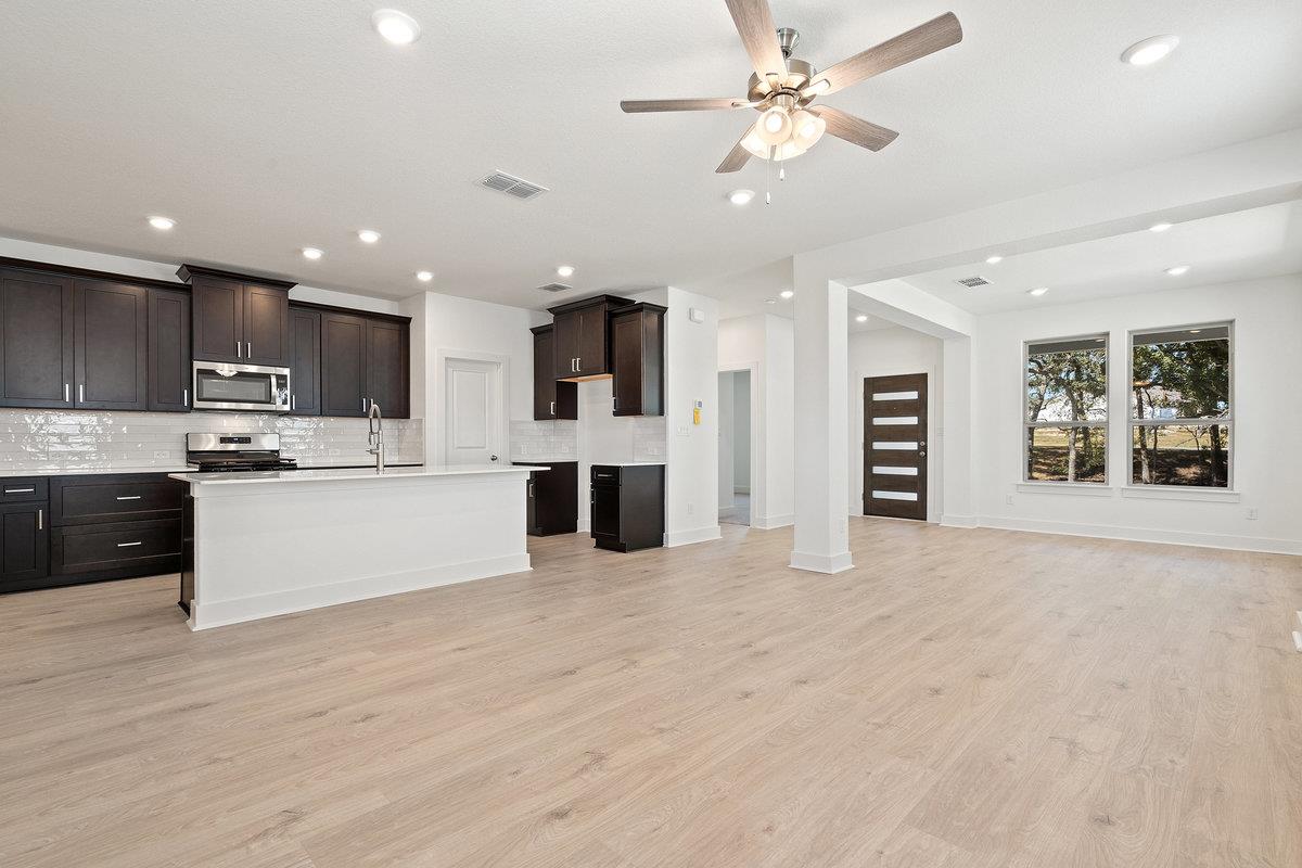 247 Glocken Ln, Kyle, TX 78640