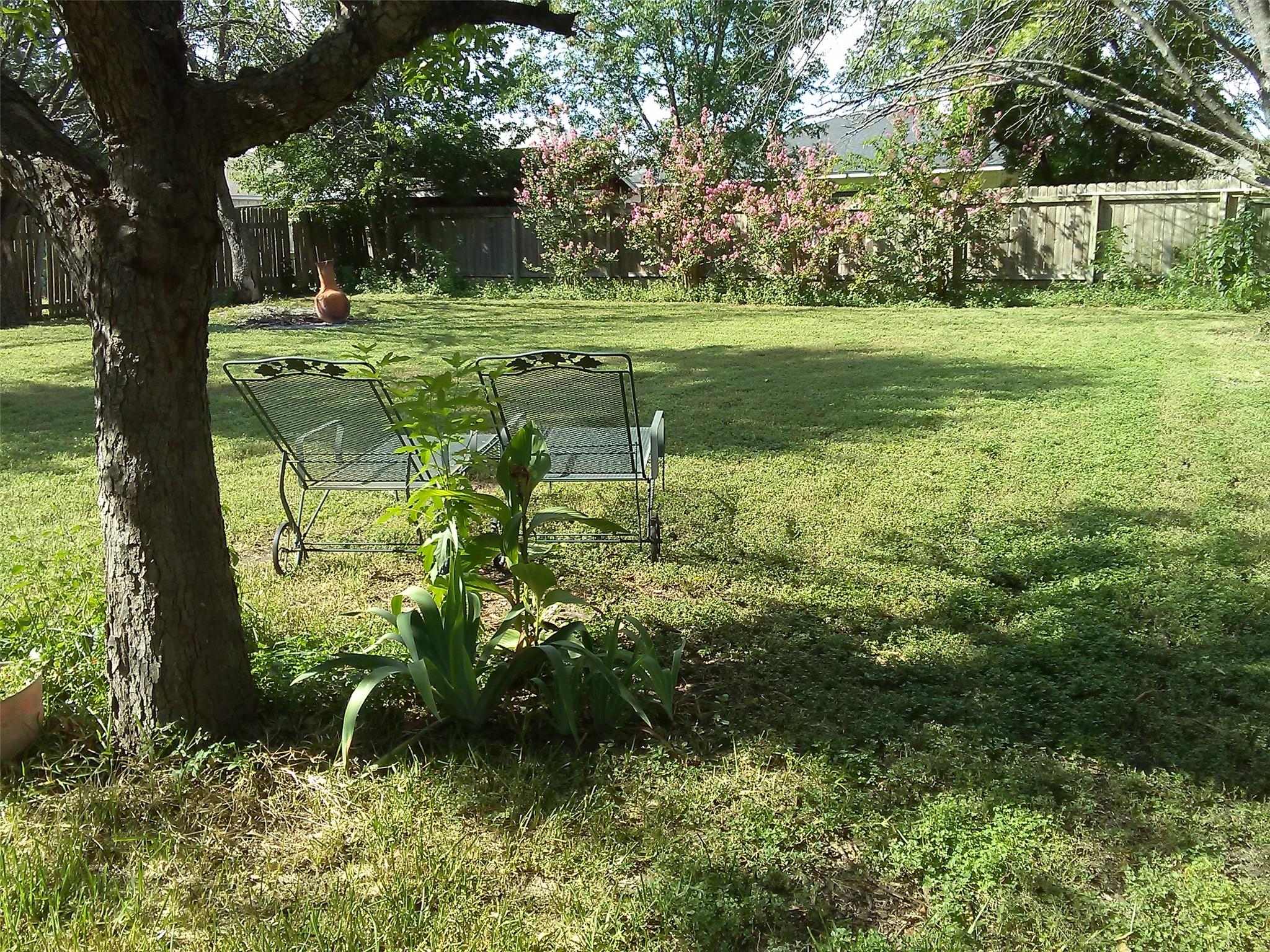 1110 Mountain View Dr, Pflugerville, TX 78660