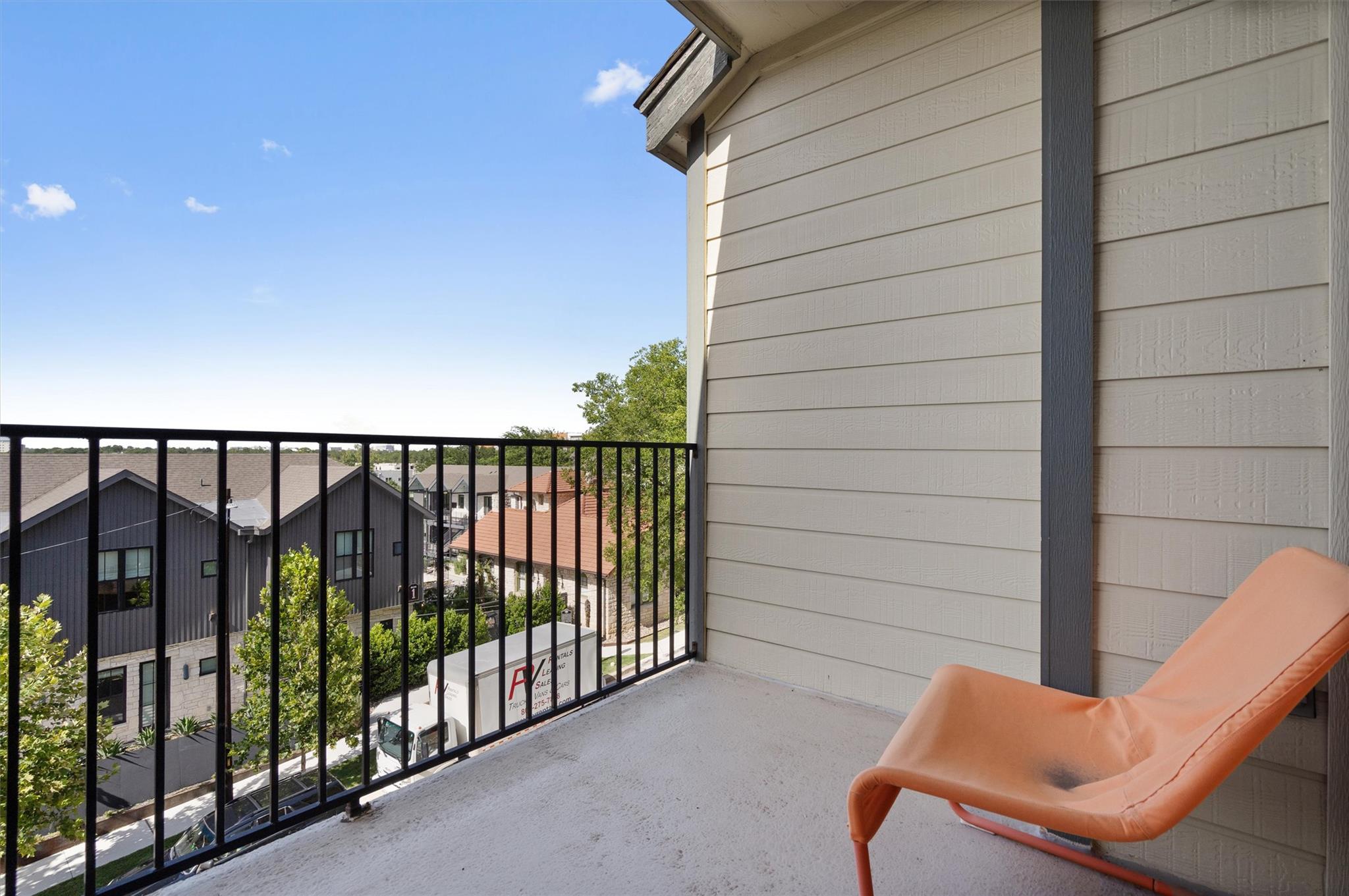 914 W 26th St # 301, Austin, TX 78705