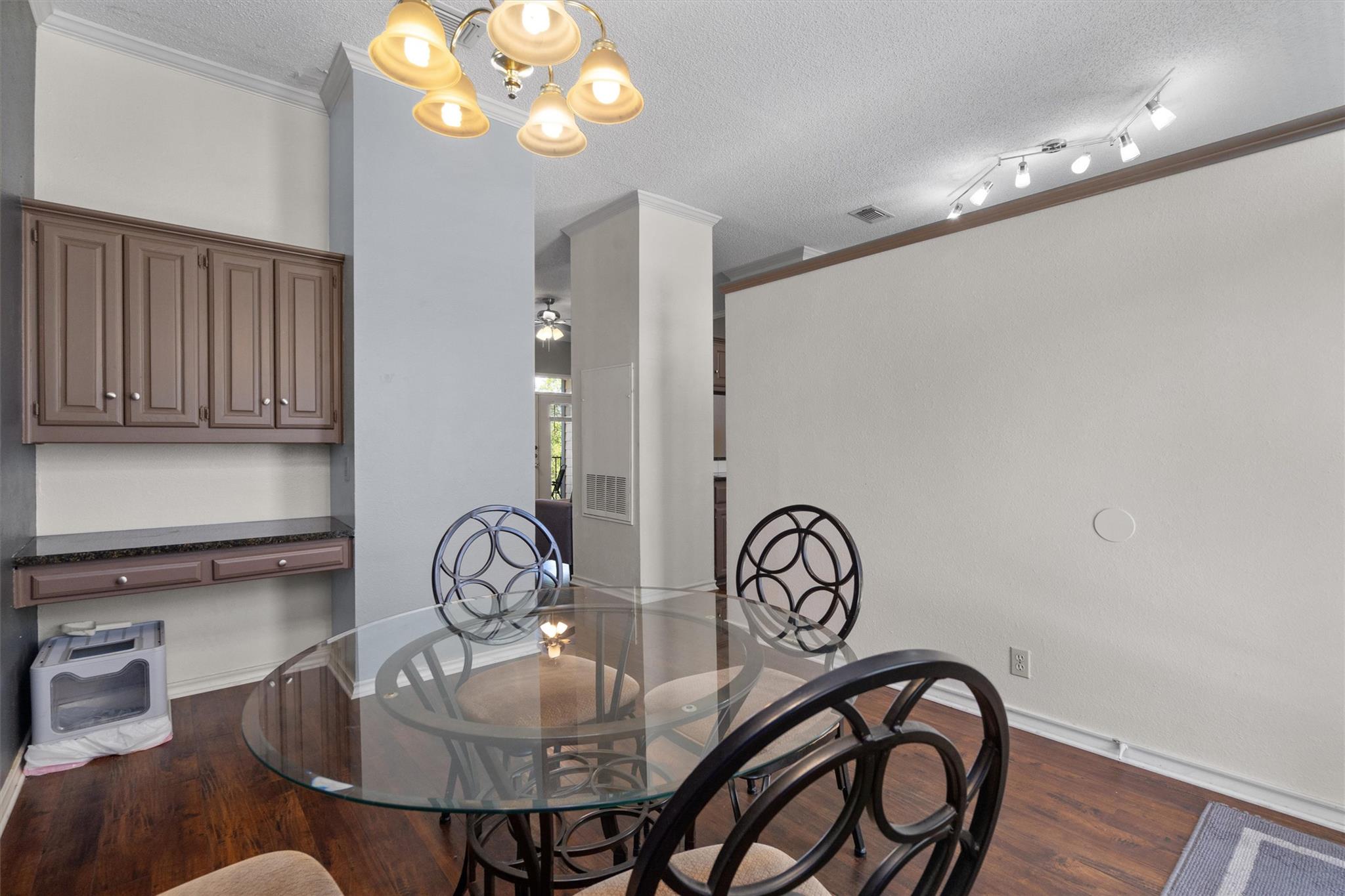 914 W 26th St # 301, Austin, TX 78705