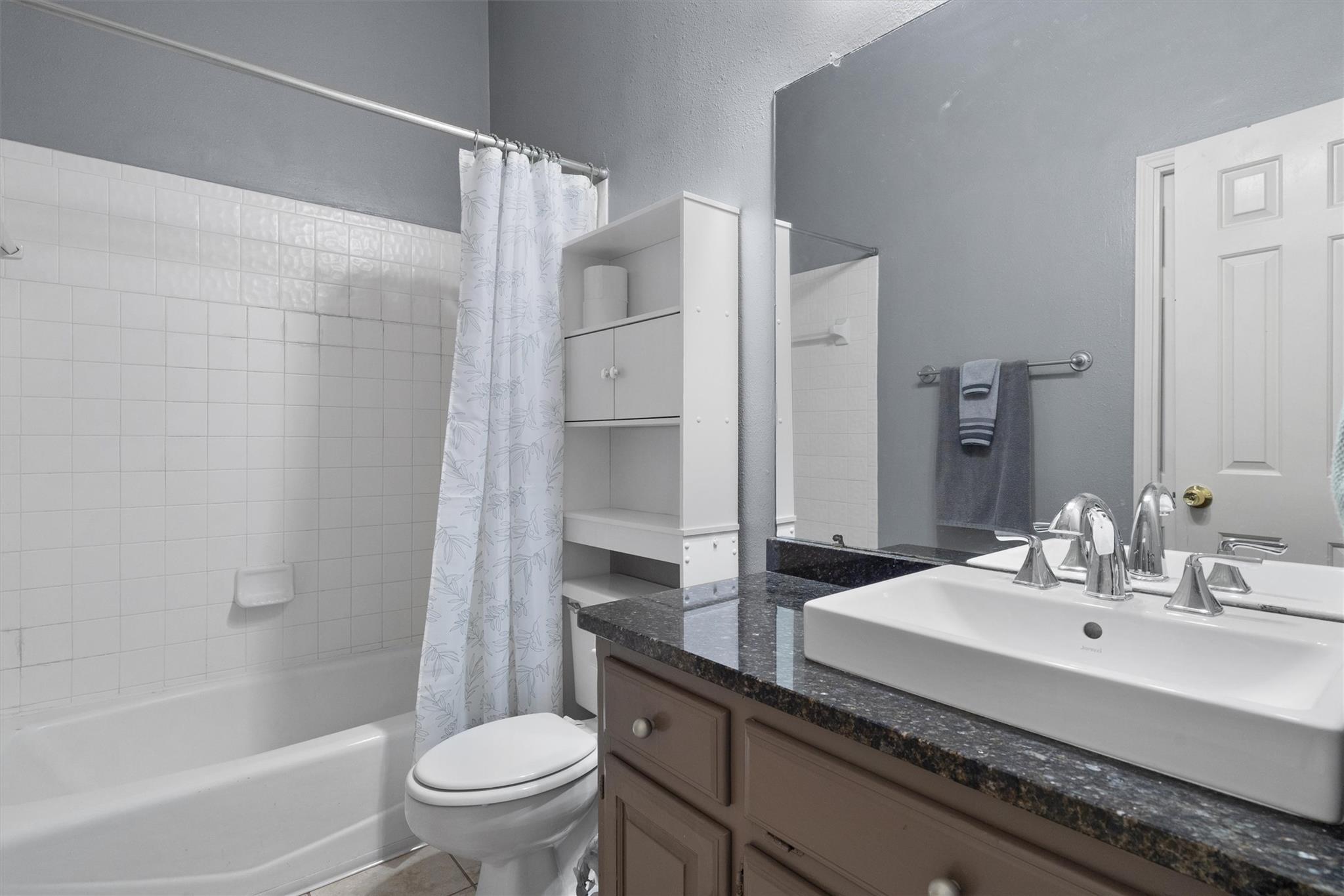 914 W 26th St # 301, Austin, TX 78705