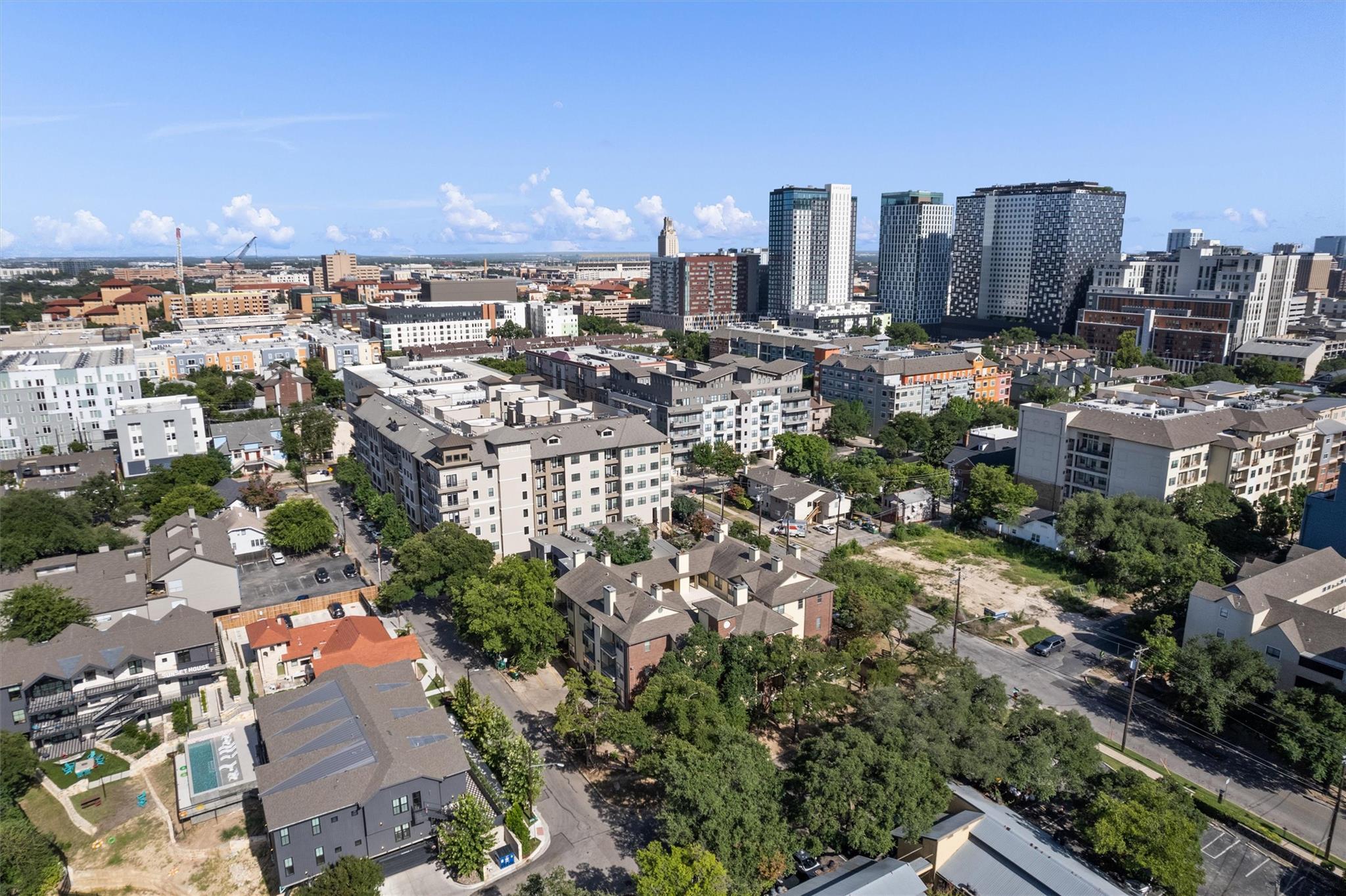 914 W 26th St # 301, Austin, TX 78705