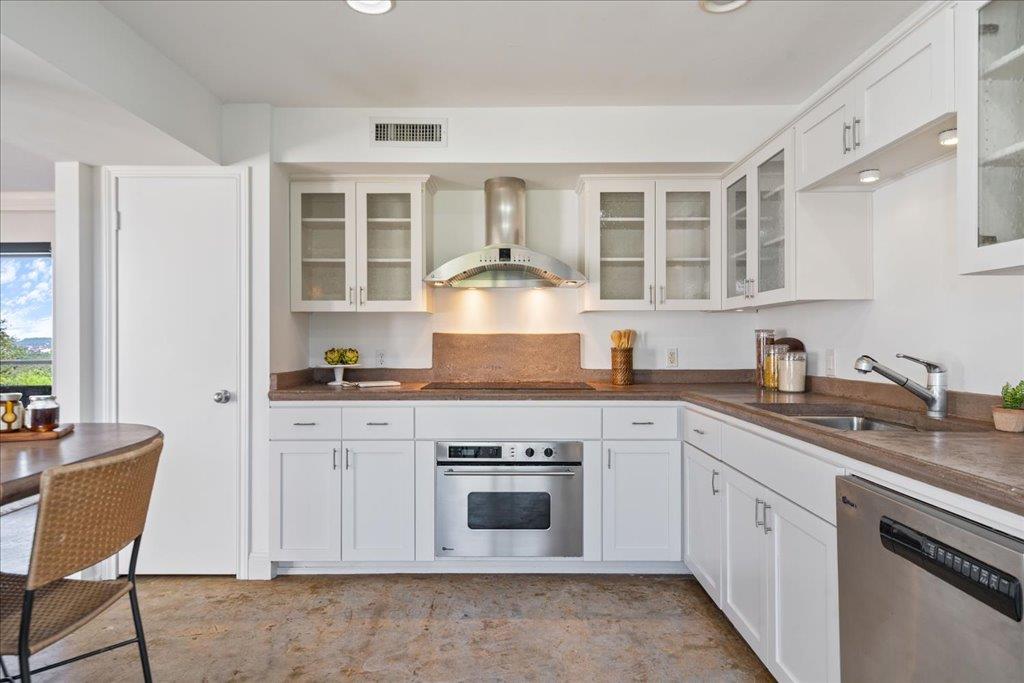 187 World Of Tennis Sq, Lakeway, TX 78738