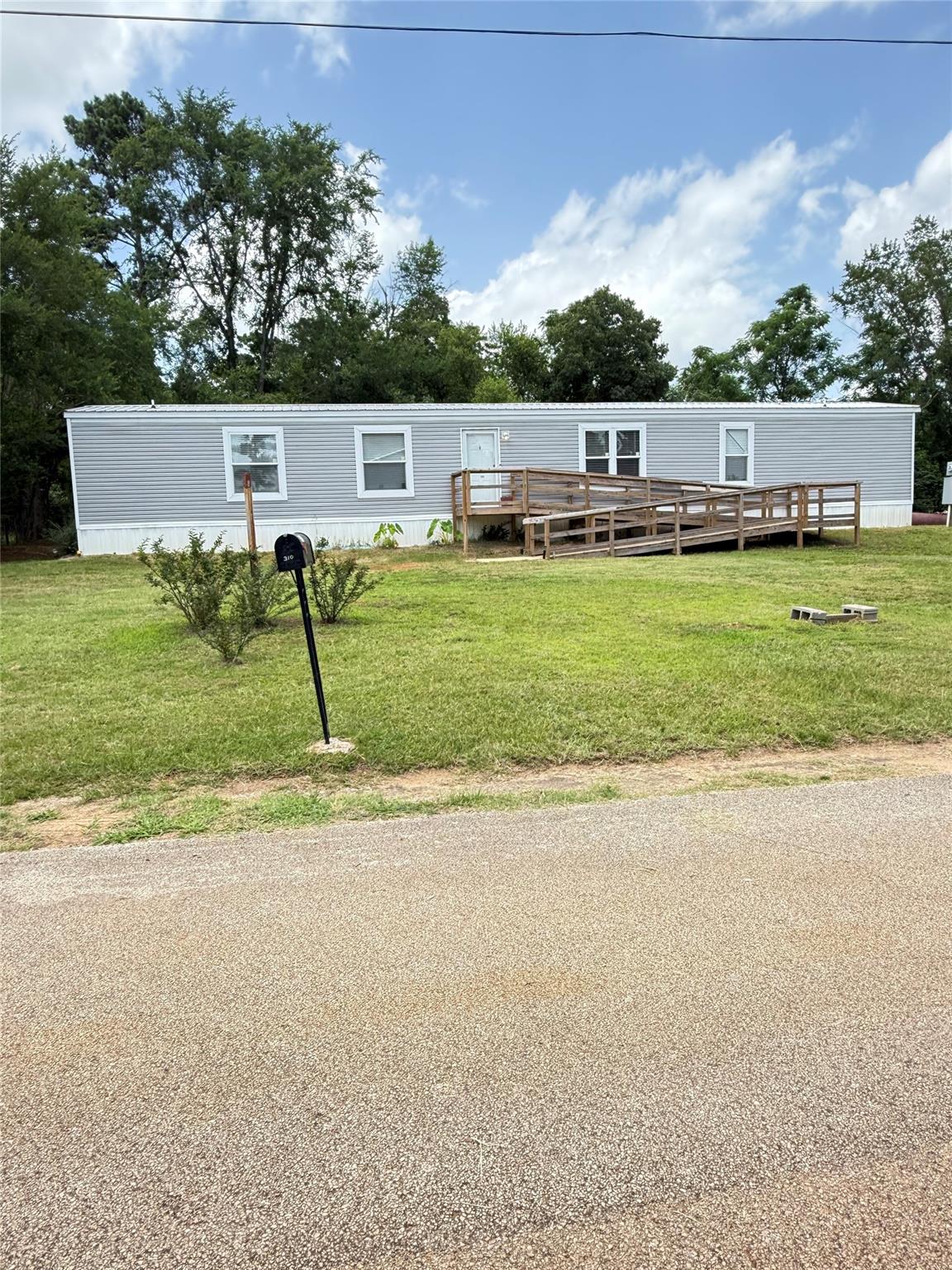 310 Randall Ave, Jefferson, TX 75657