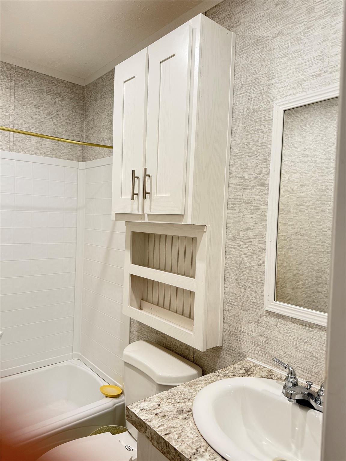 310 Randall Ave, Jefferson, TX 75657