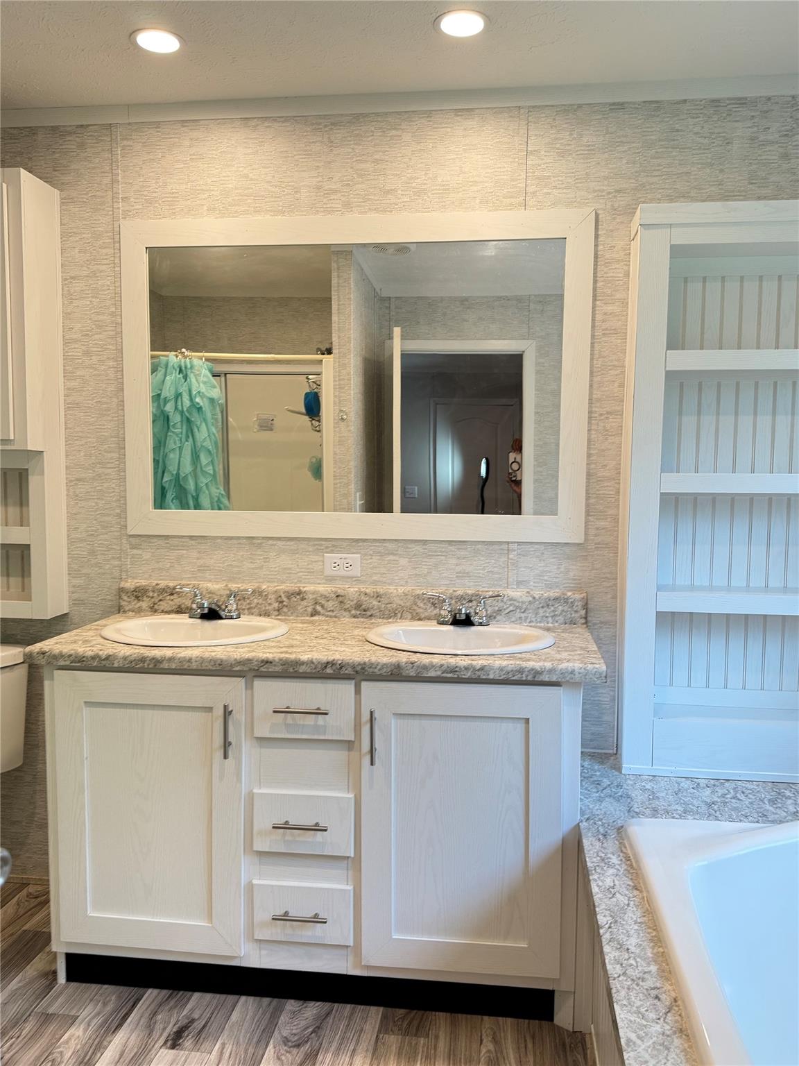 310 Randall Ave, Jefferson, TX 75657