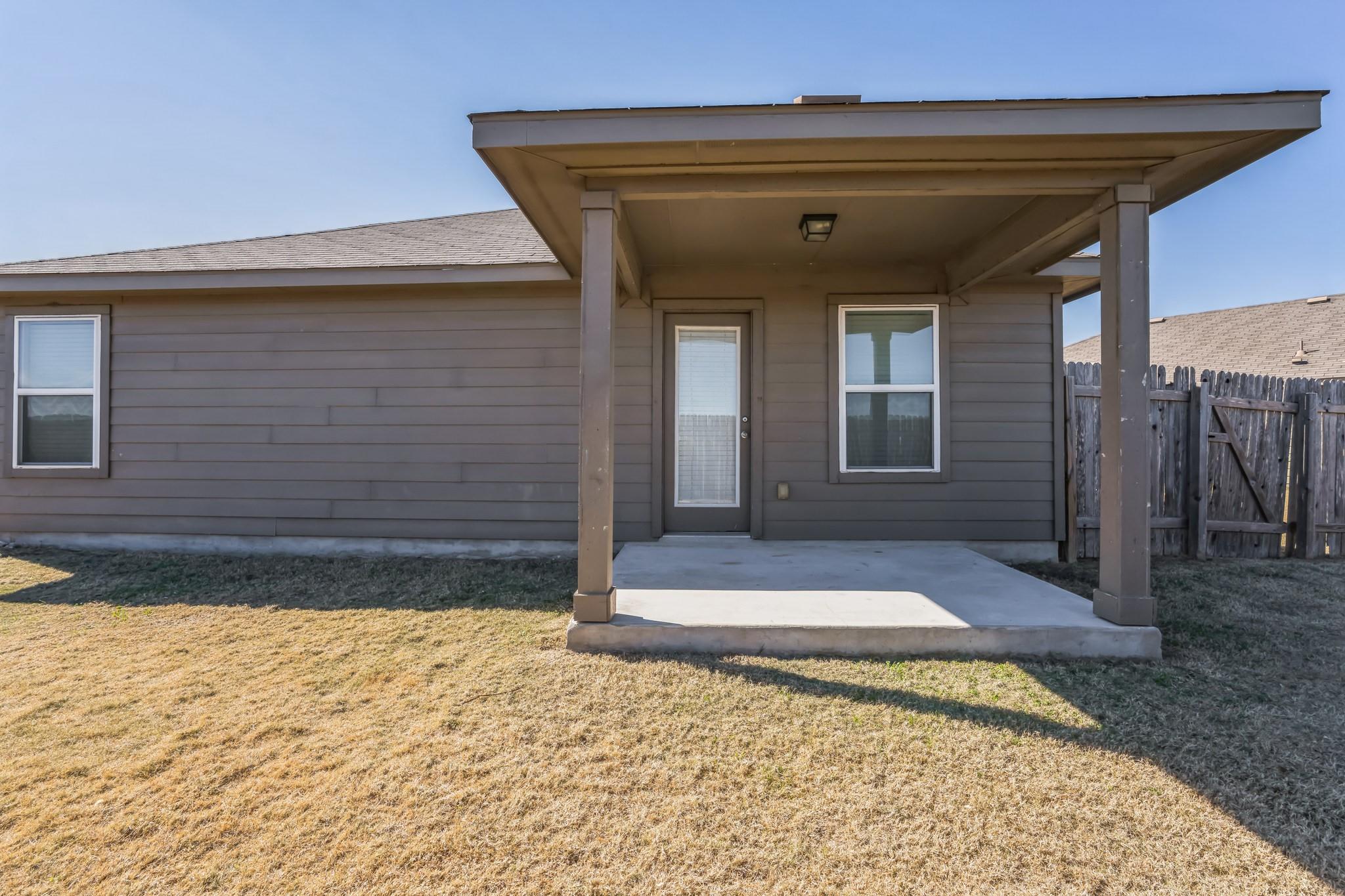 1513 Shenandoah Cv, Lockhart, TX 78644