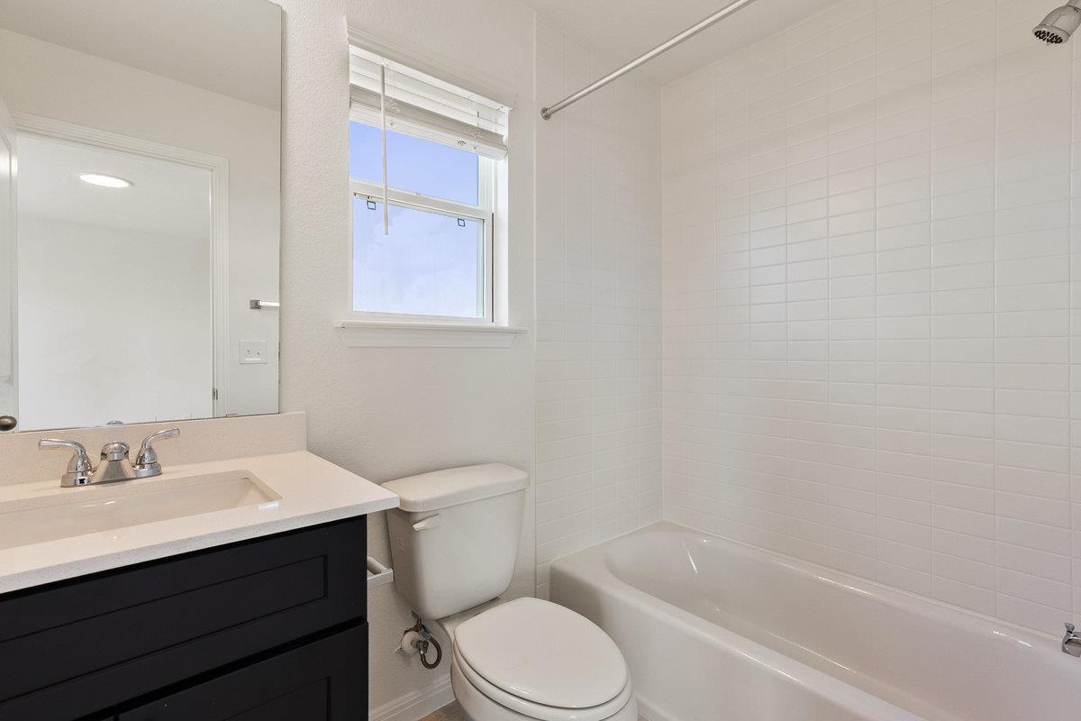 428 Young St, Buda, TX 78610