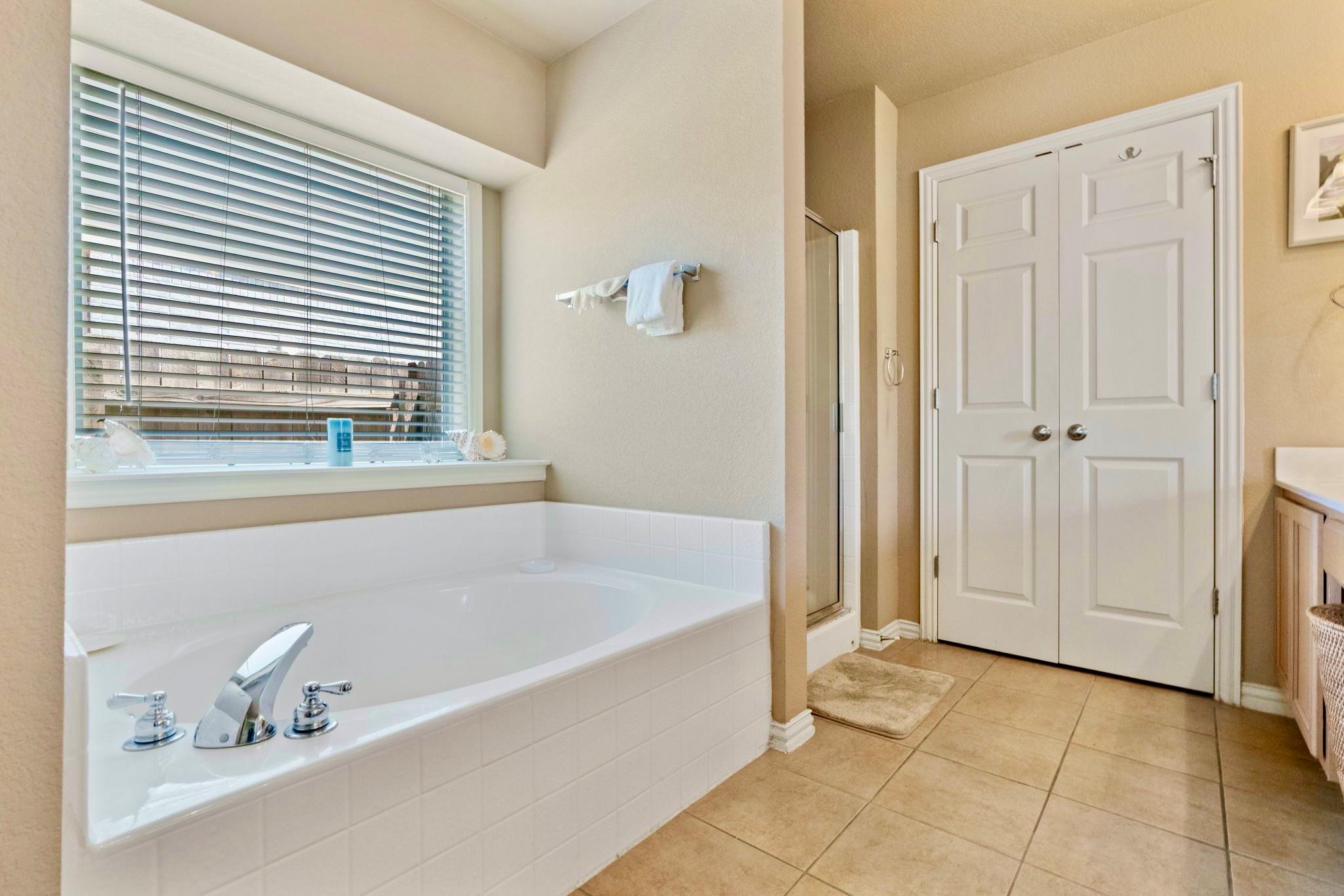 2801 Kickapoo Cavern Dr, Pflugerville, TX 78660