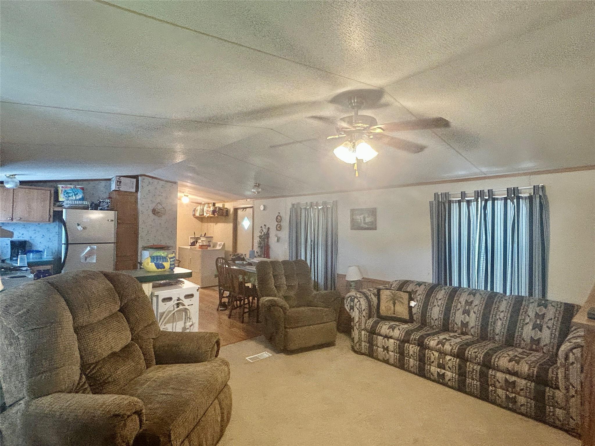 204 N 4th St, Seadrift, TX 77983