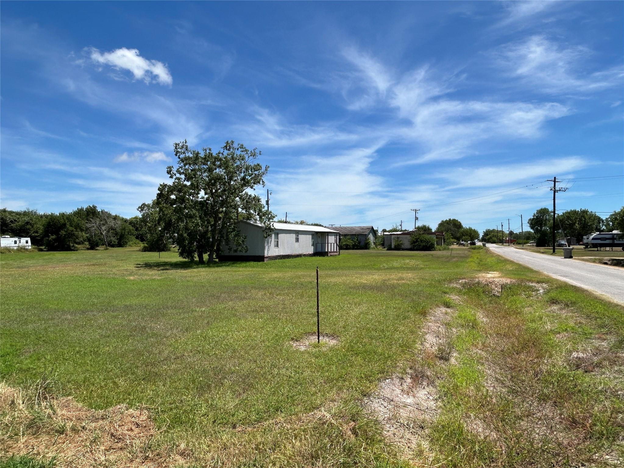 204 N 4th St, Seadrift, TX 77983