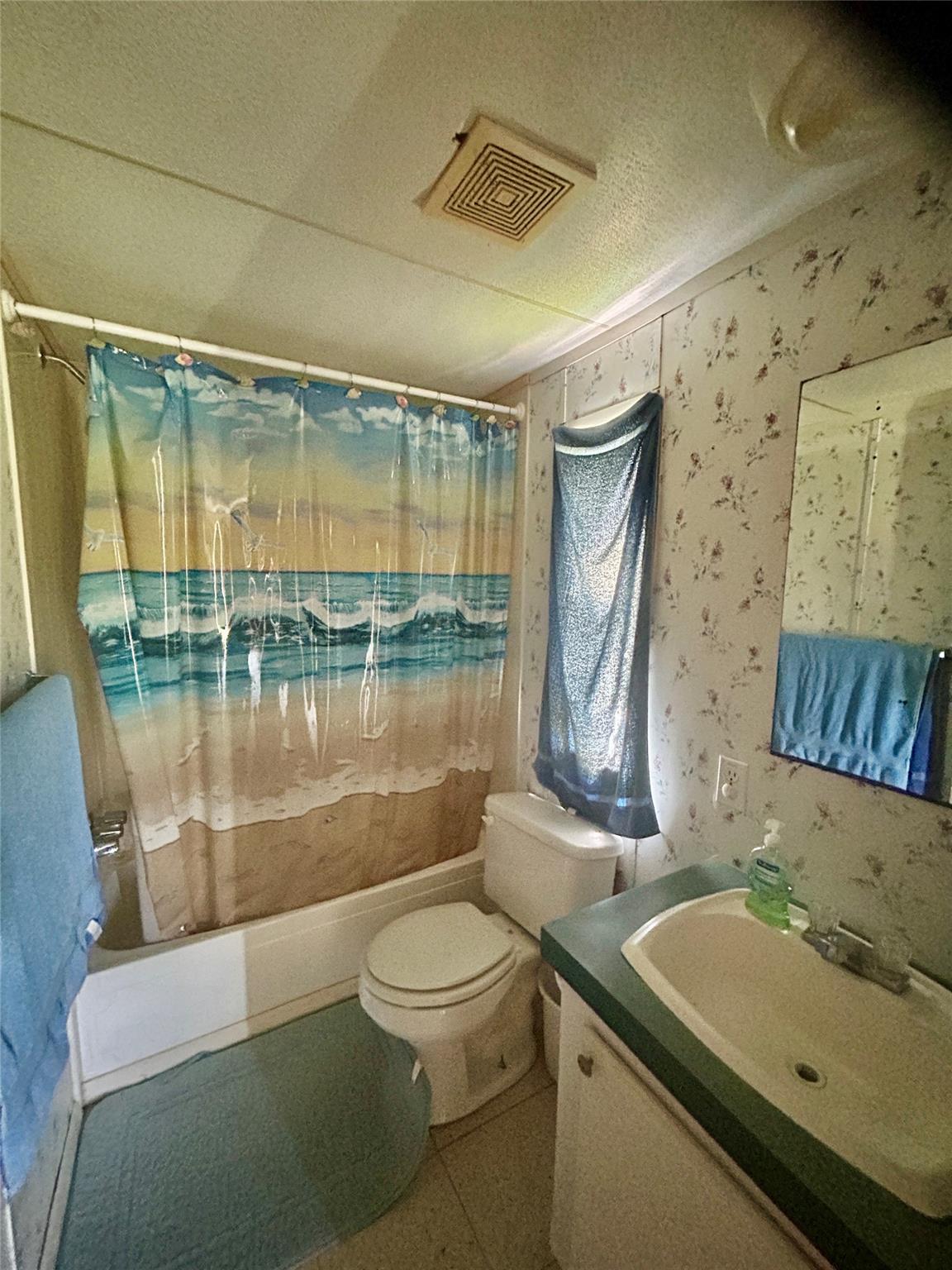 204 N 4th St, Seadrift, TX 77983