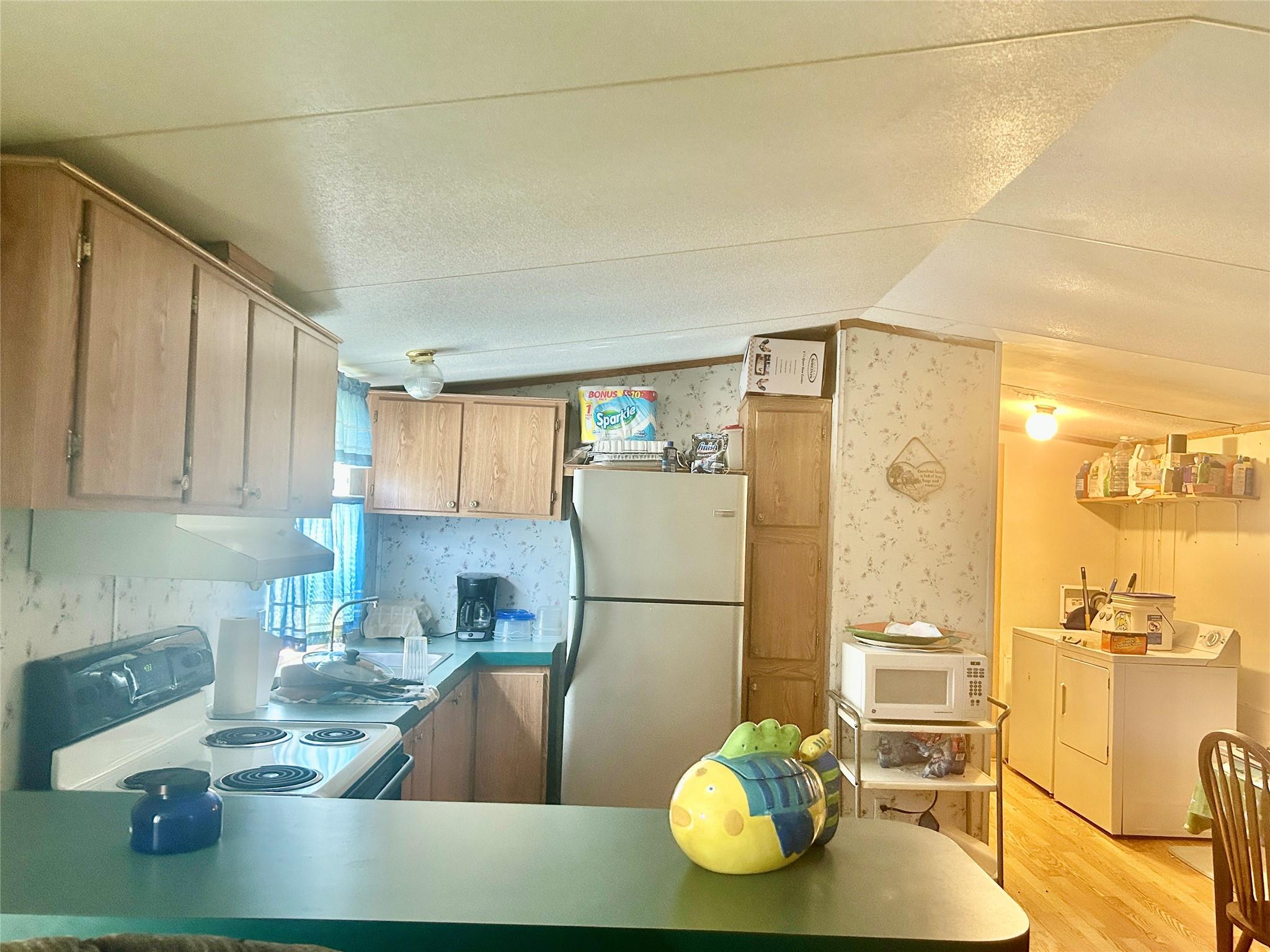 204 N 4th St, Seadrift, TX 77983