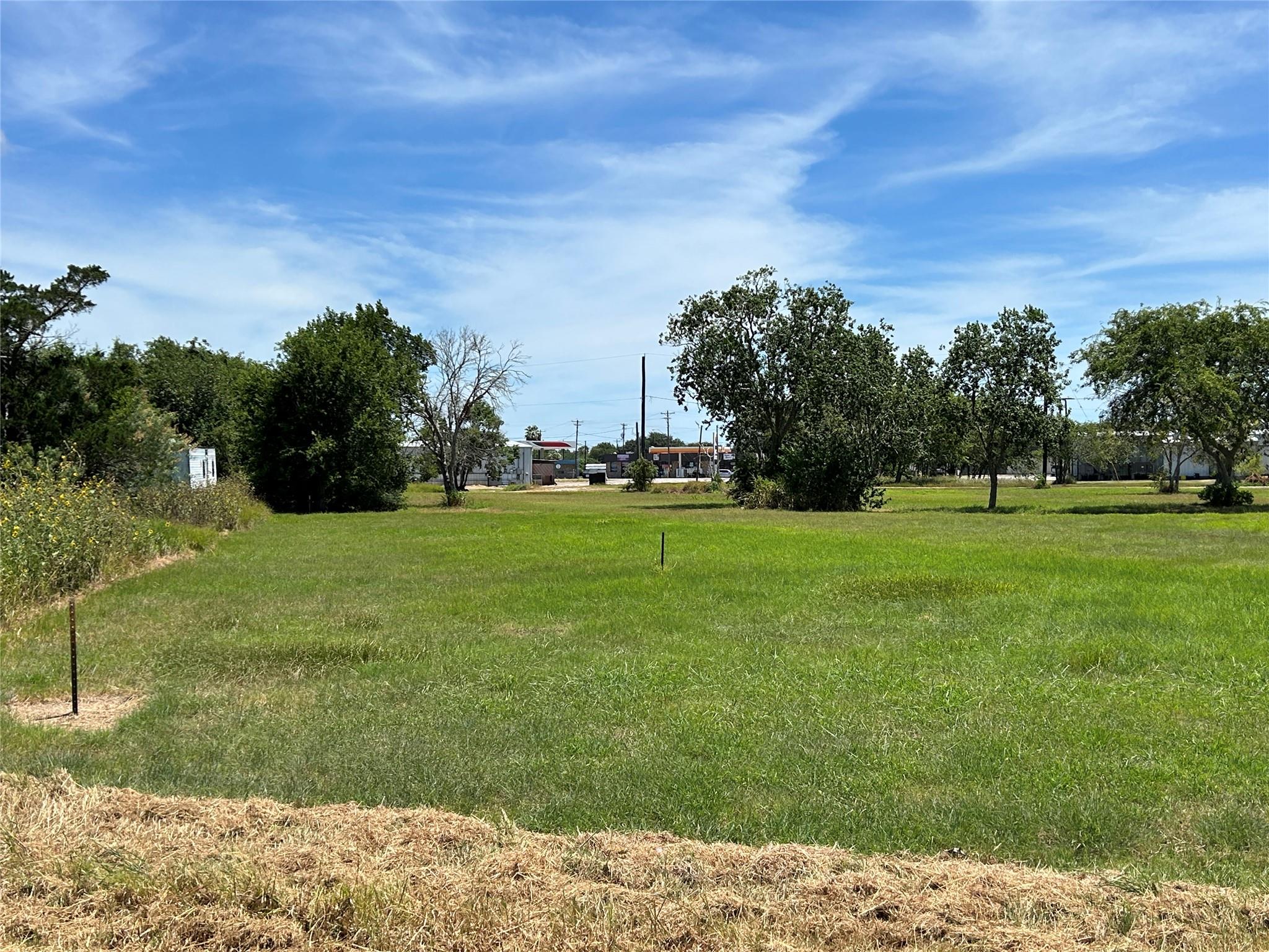 204 N 4th St, Seadrift, TX 77983