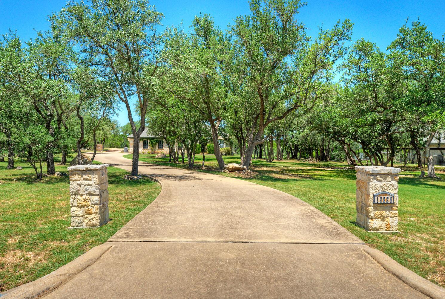12225 Triple Creek Cir, Dripping Springs, TX 78620