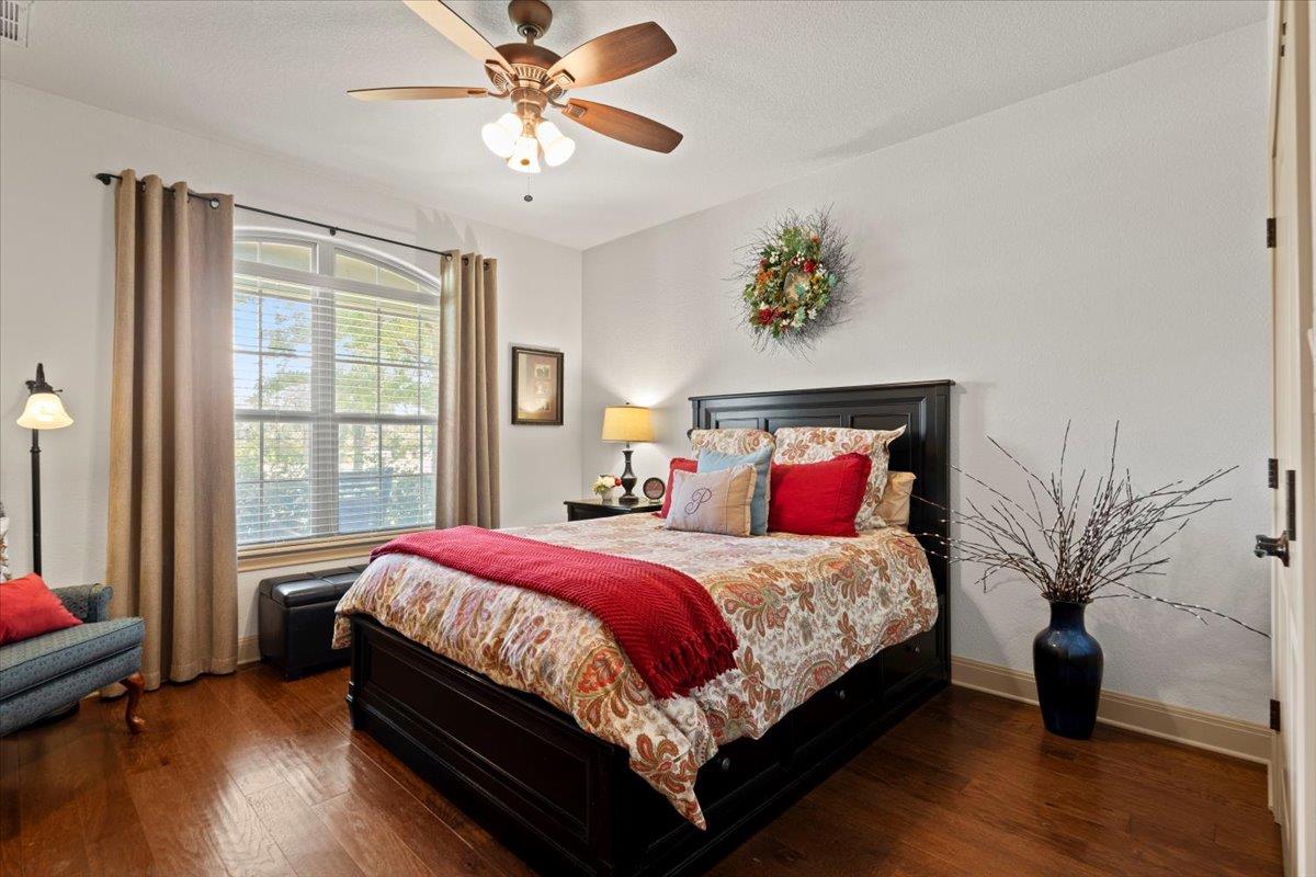 224 Whitney Woods Cir, Georgetown, TX 78633