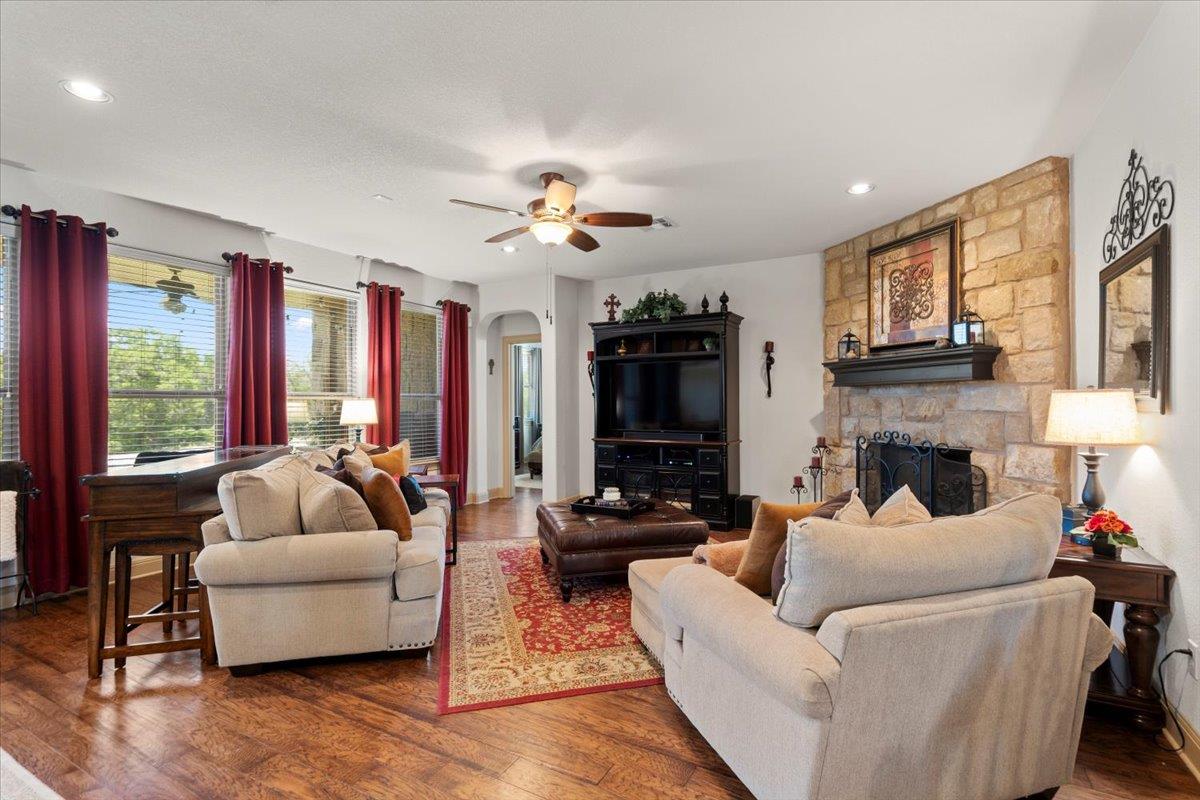 224 Whitney Woods Cir, Georgetown, TX 78633