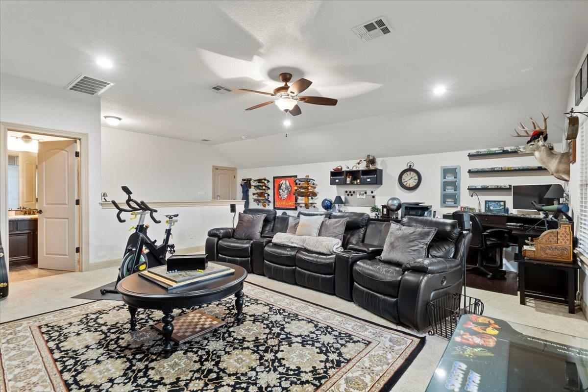 224 Whitney Woods Cir, Georgetown, TX 78633