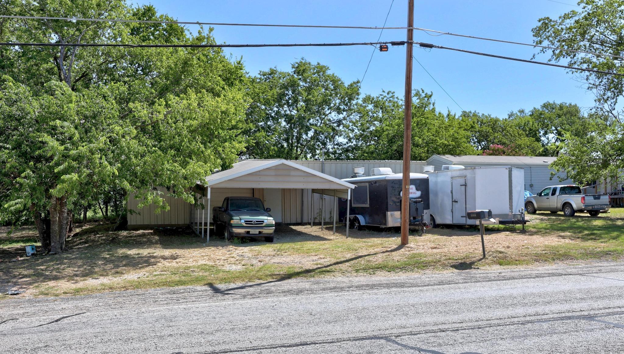 508 W Mesquite Ave, Rogers, TX 76569