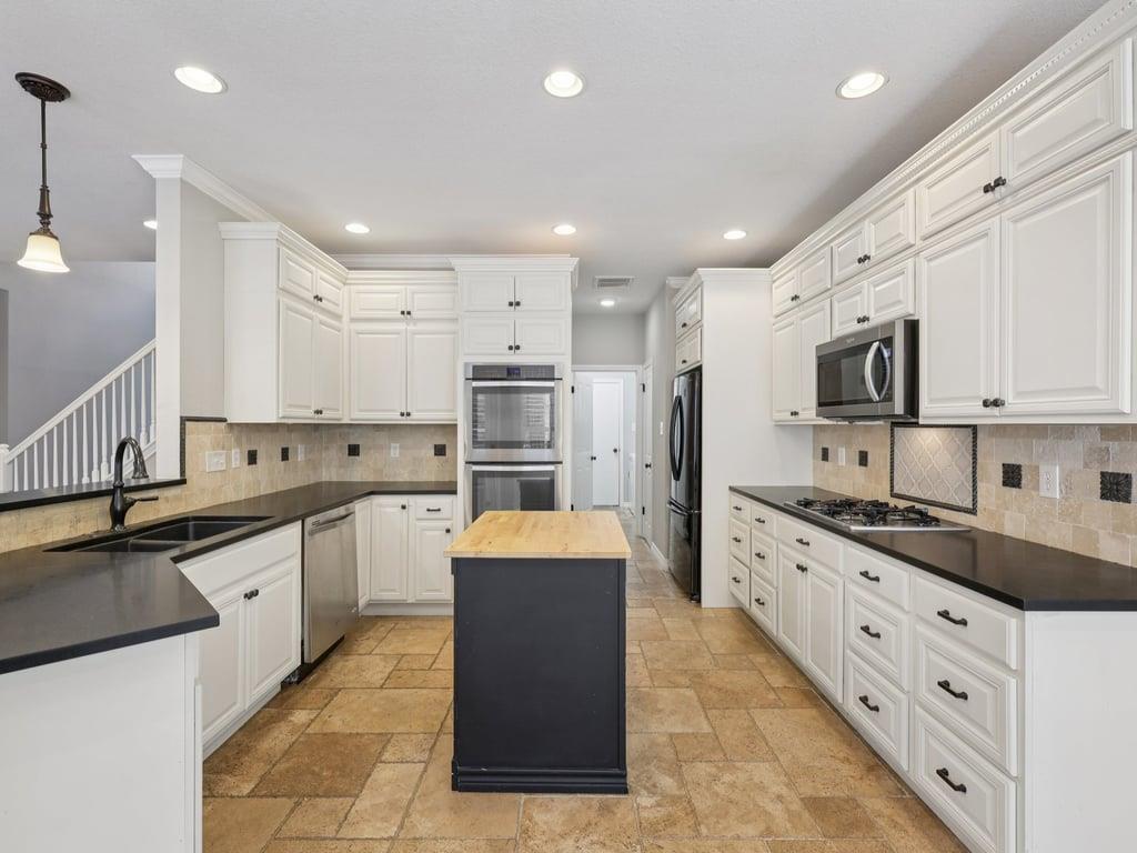 1604 Drop Tine Dr, Cedar Park, TX 78613
