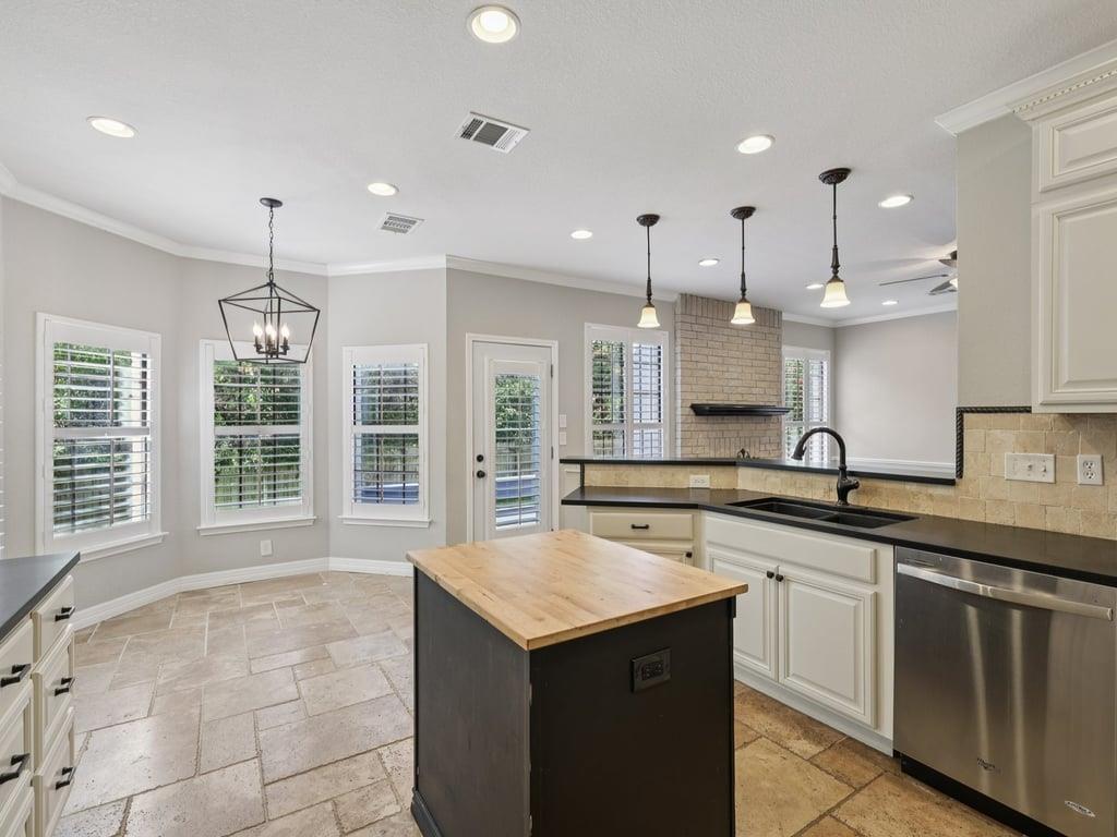 1604 Drop Tine Dr, Cedar Park, TX 78613