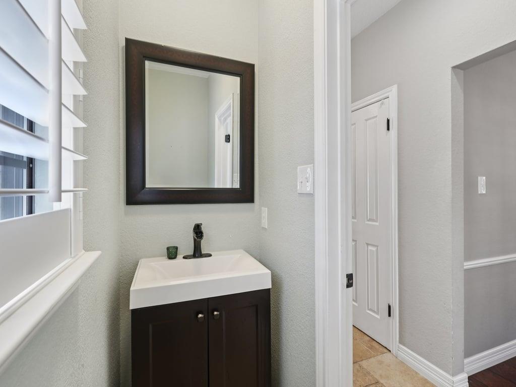 1604 Drop Tine Dr, Cedar Park, TX 78613