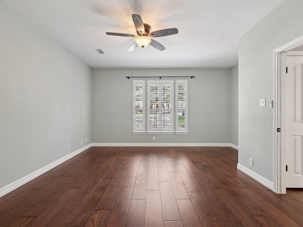 1604 Drop Tine Dr, Cedar Park, TX 78613
