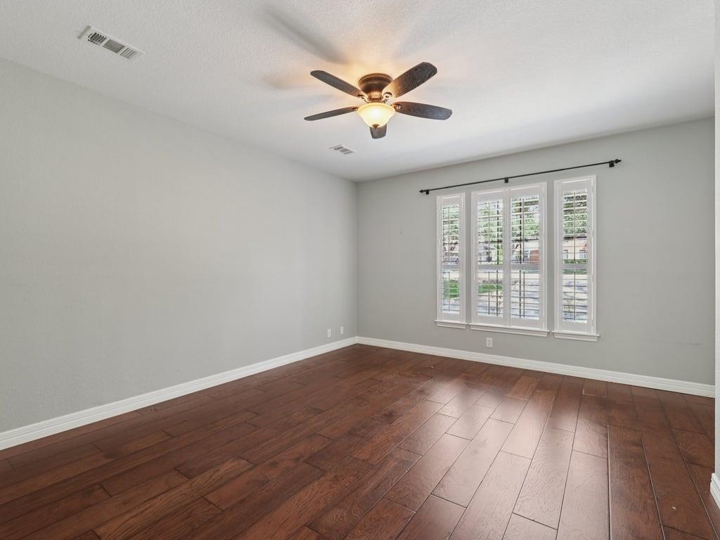 1604 Drop Tine Dr, Cedar Park, TX 78613