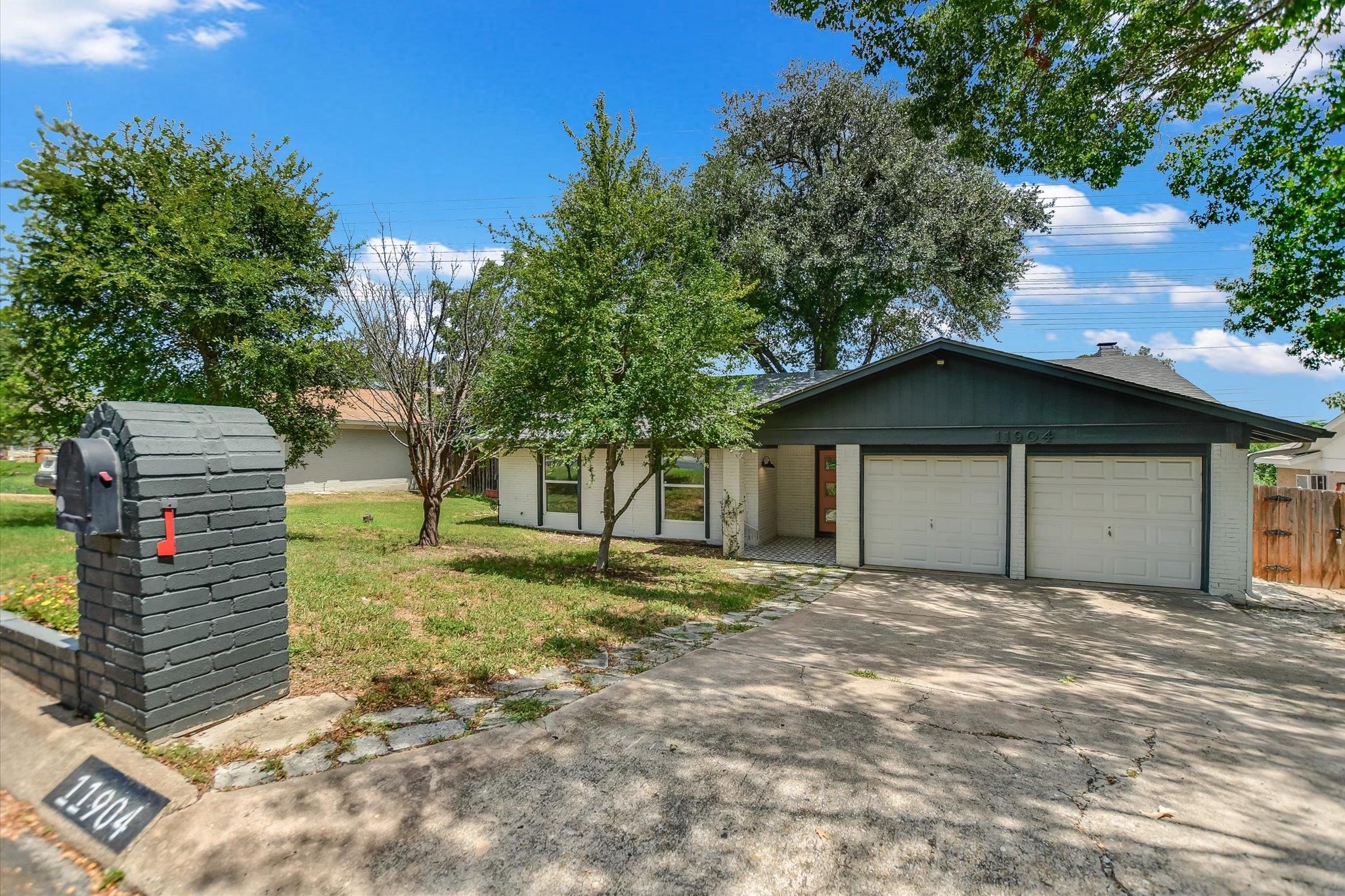 11904 Oakbrook Dr, Austin, TX 78753