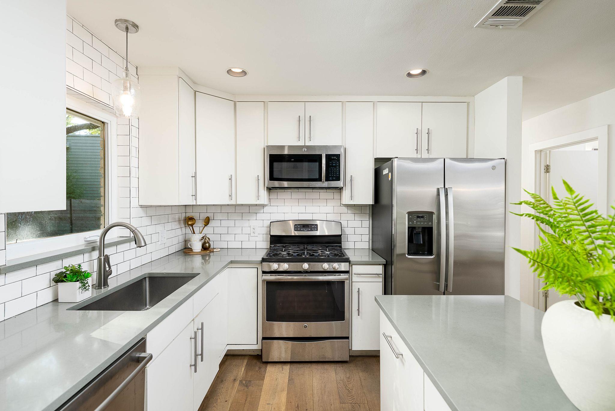 6017 Belfast Dr, Austin, TX 78723