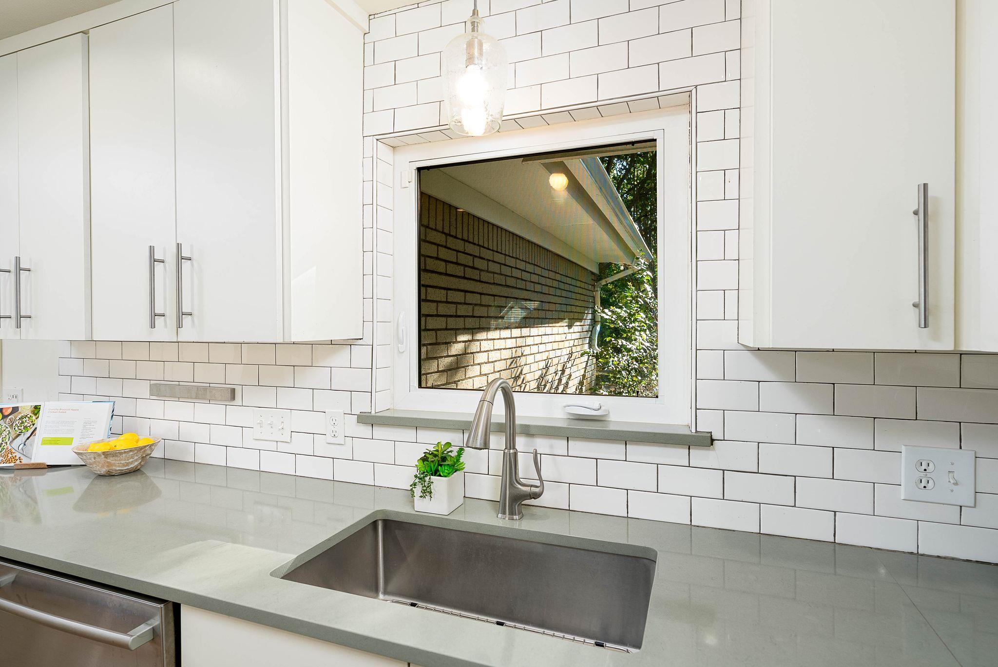 6017 Belfast Dr, Austin, TX 78723