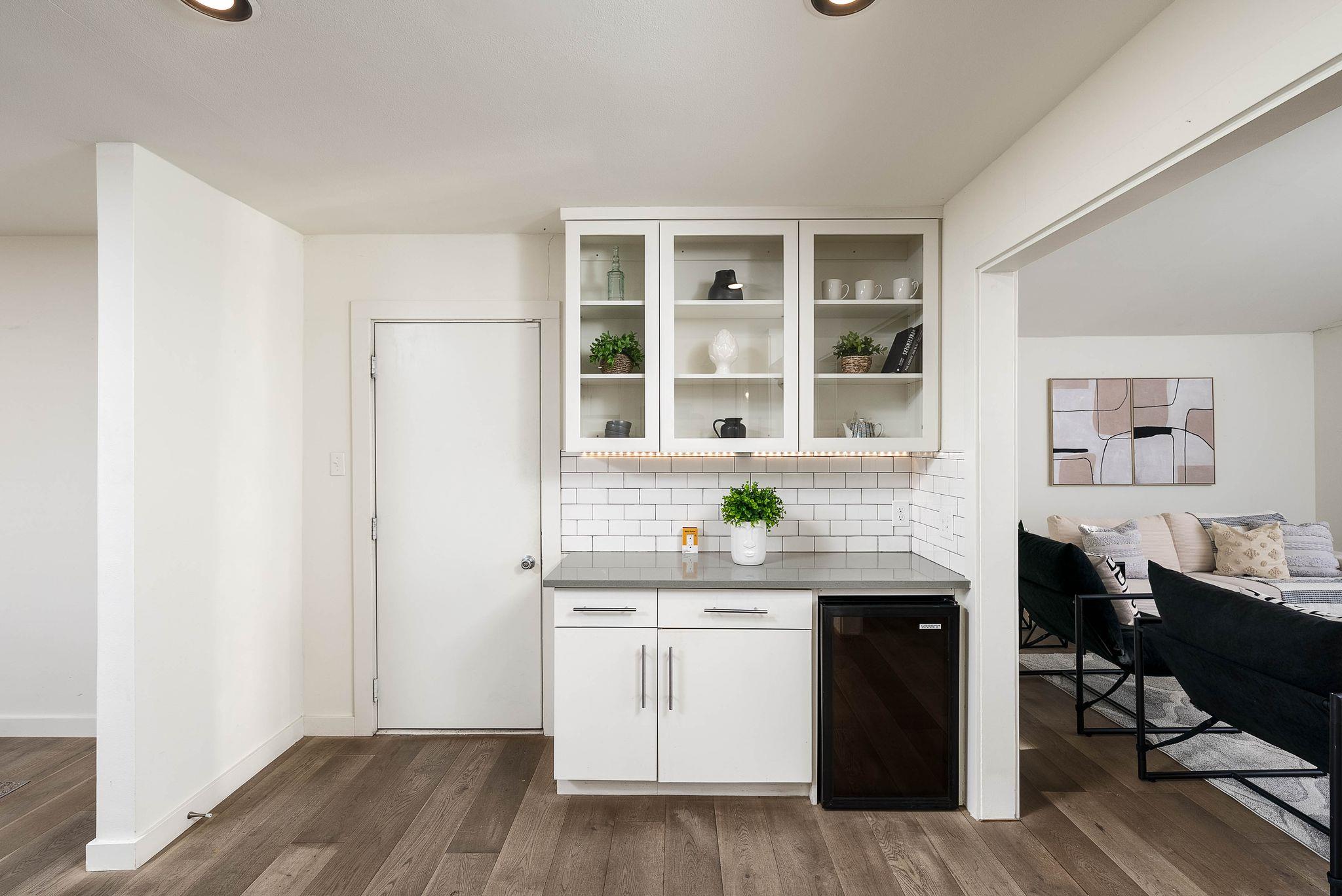 6017 Belfast Dr, Austin, TX 78723