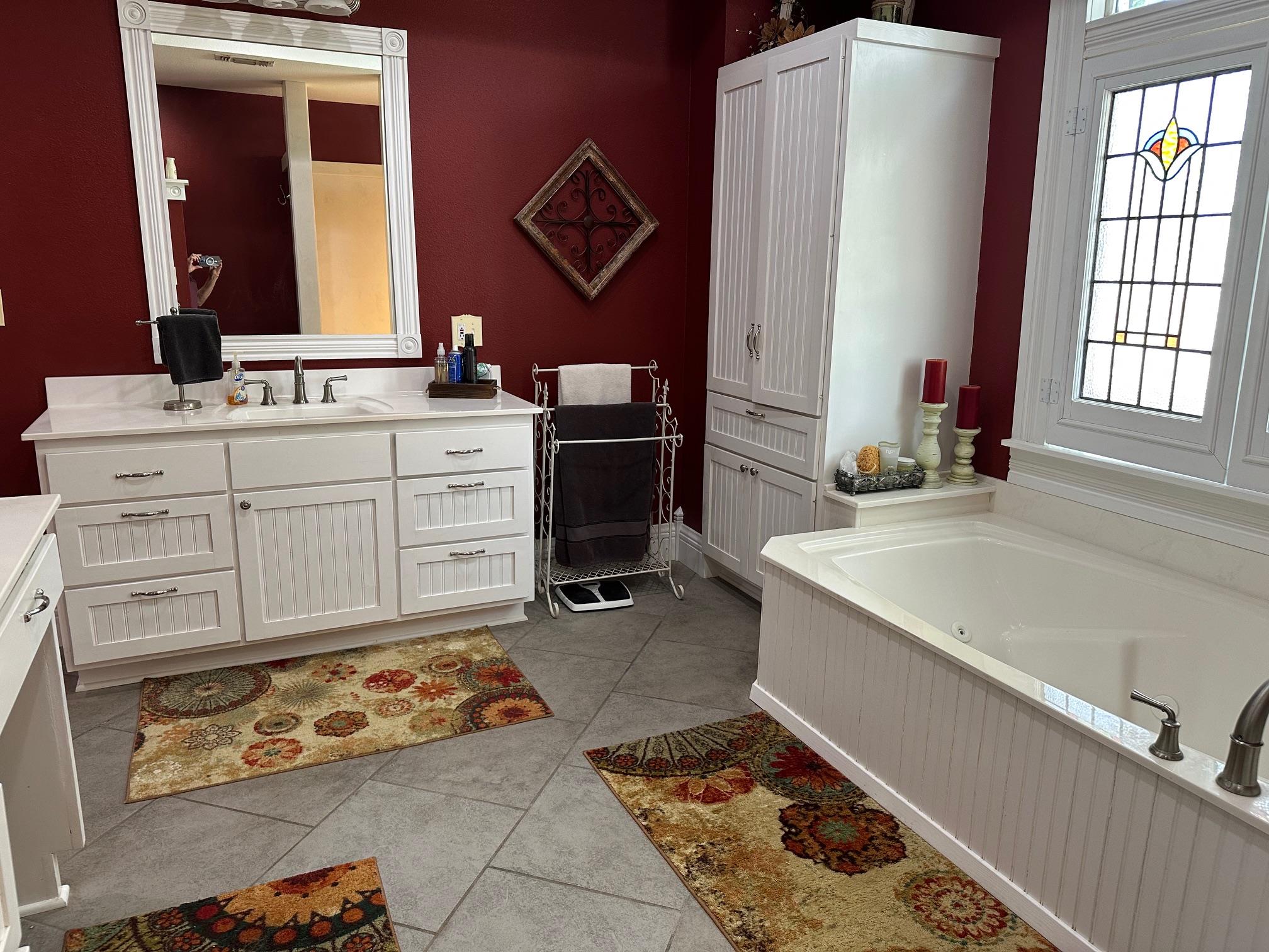 326 W Colorado St, La Grange, TX 78945