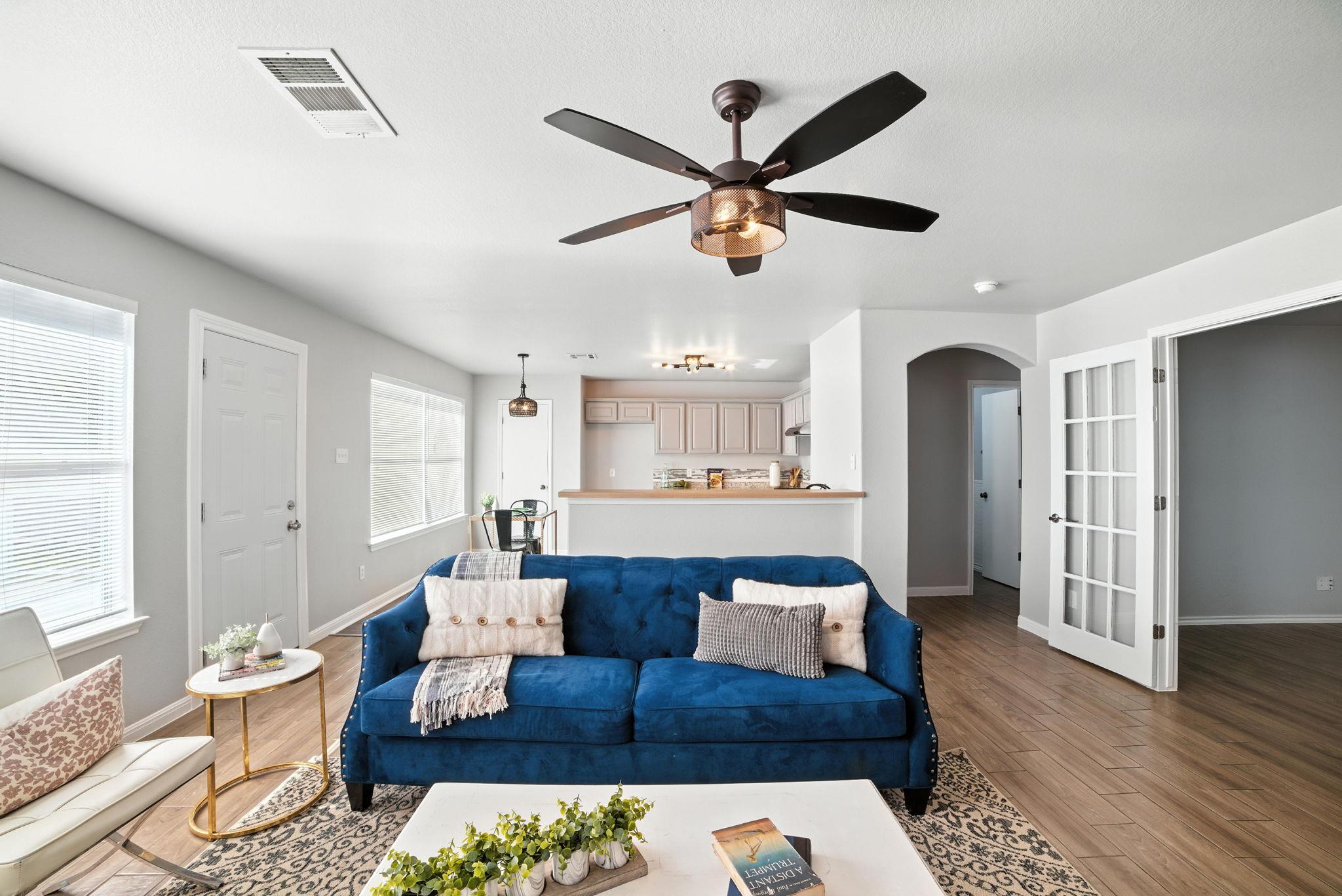 1107 Blewett Dr, Hutto, TX 78634